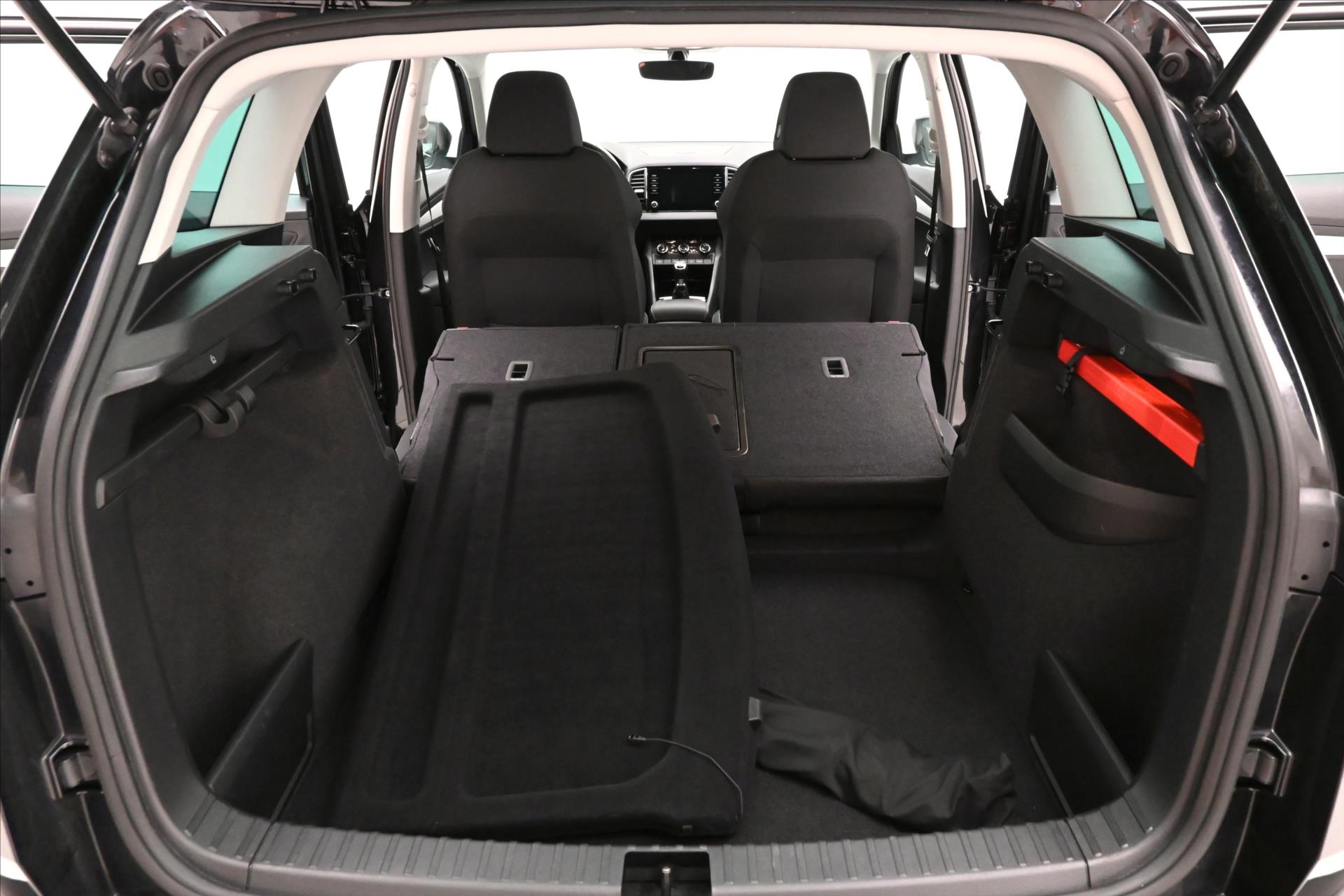 Hlavní fotografie vozu Škoda Karoq 2,0 TDI 110 kW VIRTUAL Kamera Záruka až 5 let (12)