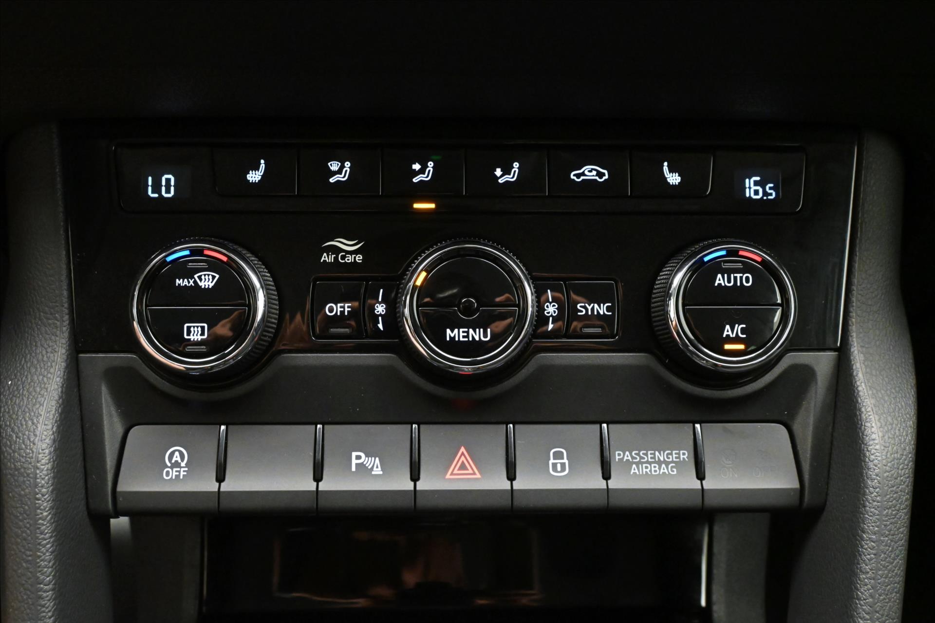 Hlavní fotografie vozu Škoda Karoq 2,0 TDI 110 kW VIRTUAL Kamera Záruka až 5 let (22)