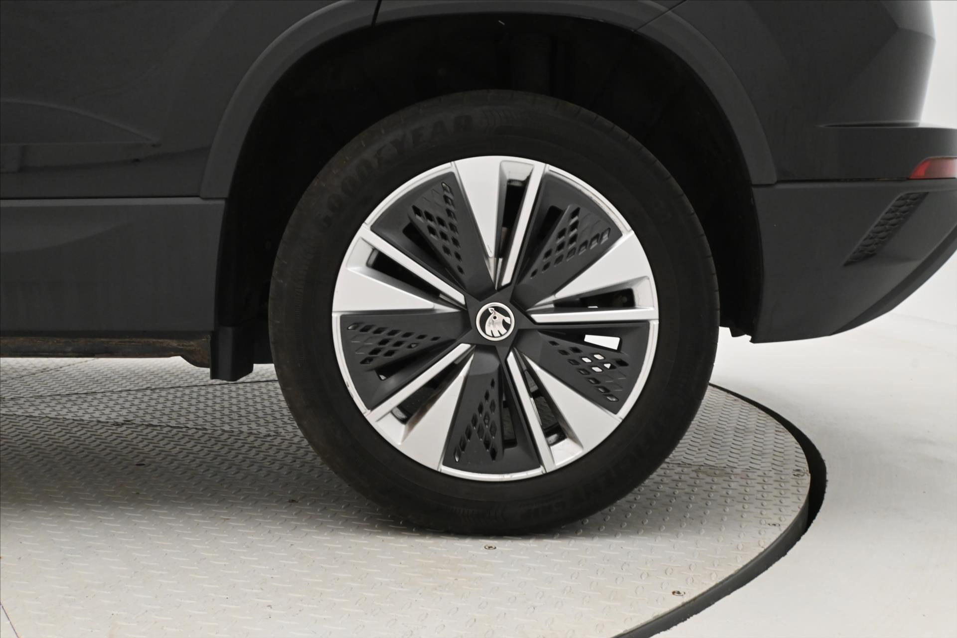 Hlavní fotografie vozu Škoda Karoq 2,0 TDI 110 kW VIRTUAL Kamera Záruka až 5 let (31)