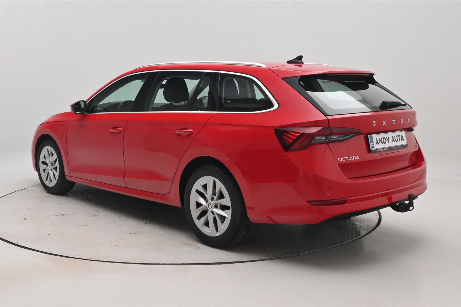 Main photo of the car Skoda Octavia 1,4 TSI iV 110kW DSG Style SoH 90% Záruka až 5 let (8)