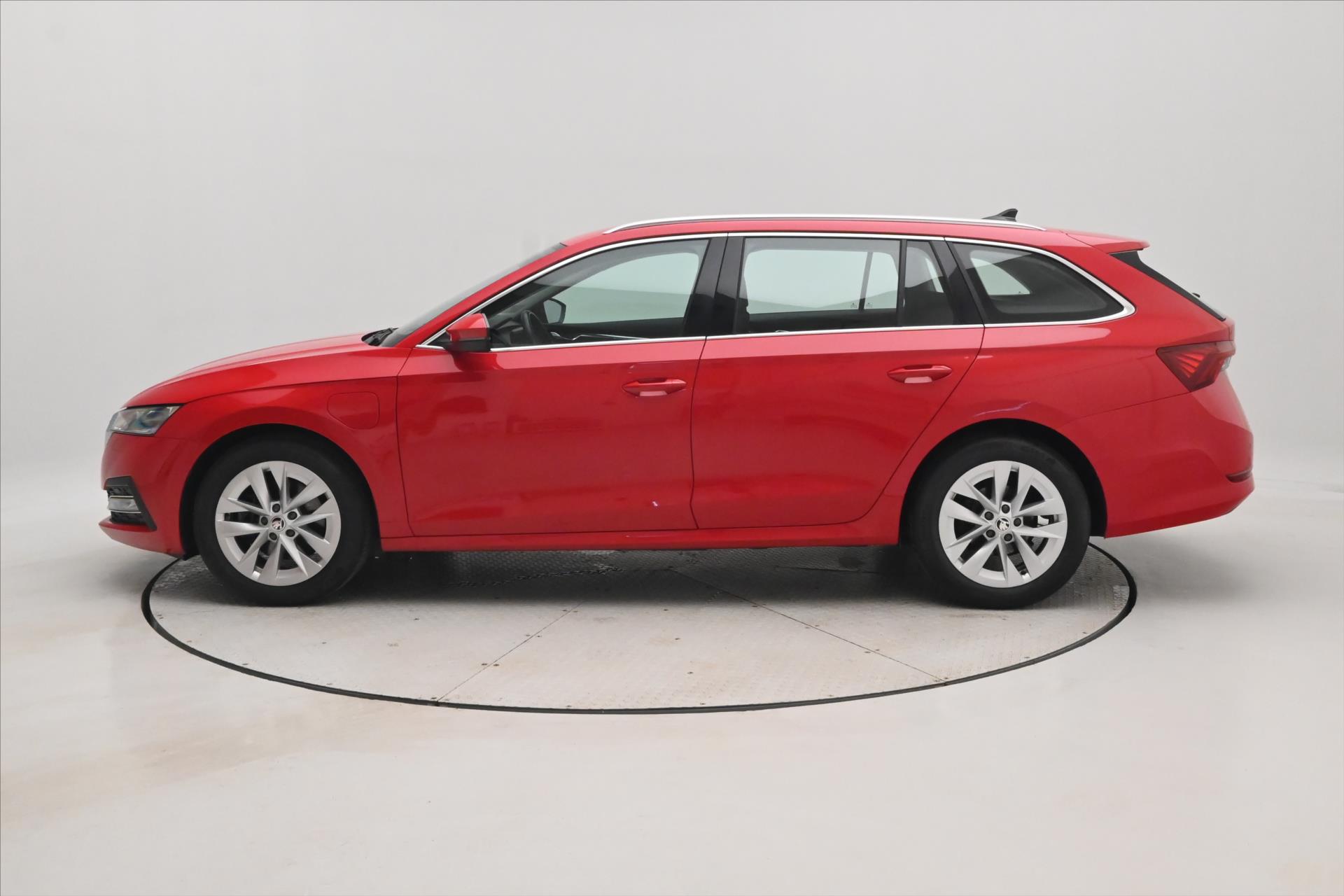 Main photo of the car Skoda Octavia 1,4 TSI iV 110kW DSG Style SoH 90% Záruka až 5 let (9)