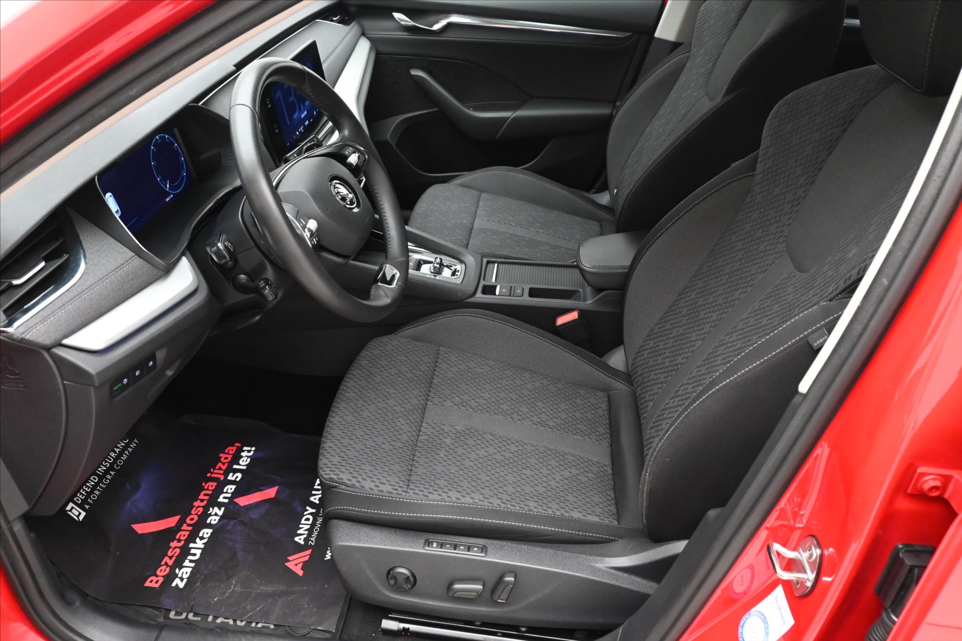Hlavní fotografie vozu Škoda Octavia 1,4 TSI iV 150kW DSG Style SoH 90% Záruka až 5 let (14)