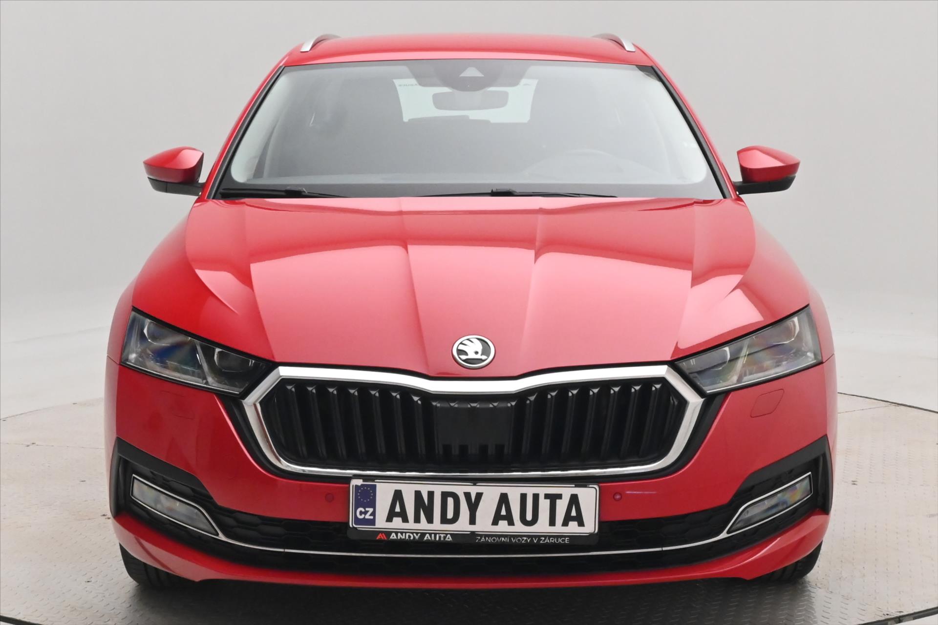 Hlavní fotografie vozu Škoda Octavia 1,4 TSI iV 150kW DSG Style SoH 90% Záruka až 5 let (3)