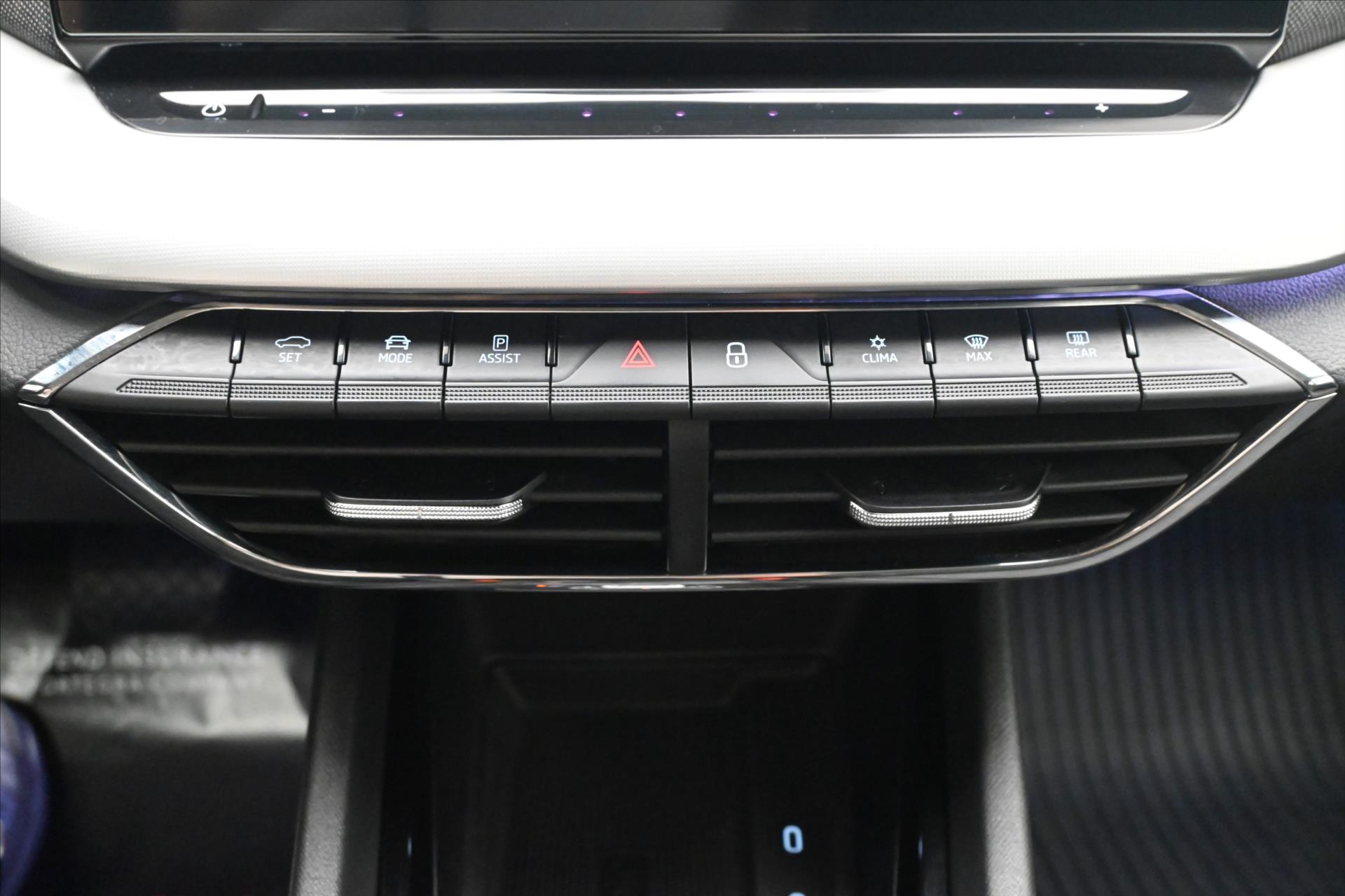 Hlavní fotografie vozu Škoda Octavia 1,4 TSI iV 150kW DSG Style SoH 90% Záruka až 5 let (22)