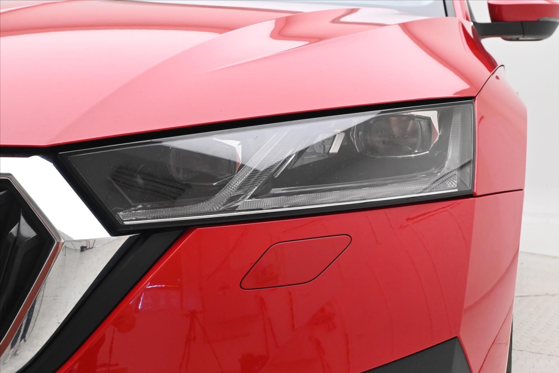 Hlavní fotografie vozu Škoda Octavia 1,4 TSI iV 150kW DSG Style SoH 90% Záruka až 5 let (31)