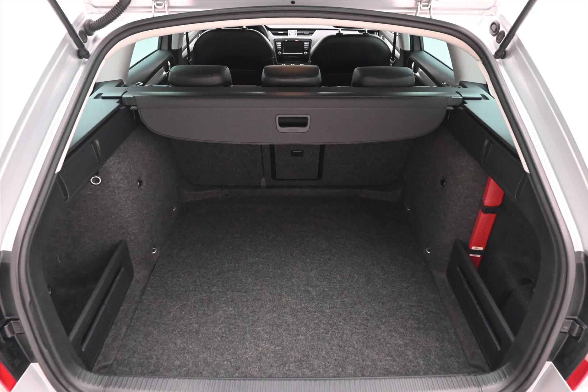 Hlavní fotografie vozu Škoda Octavia 2,0 TDI 110 kW Elegance (10)
