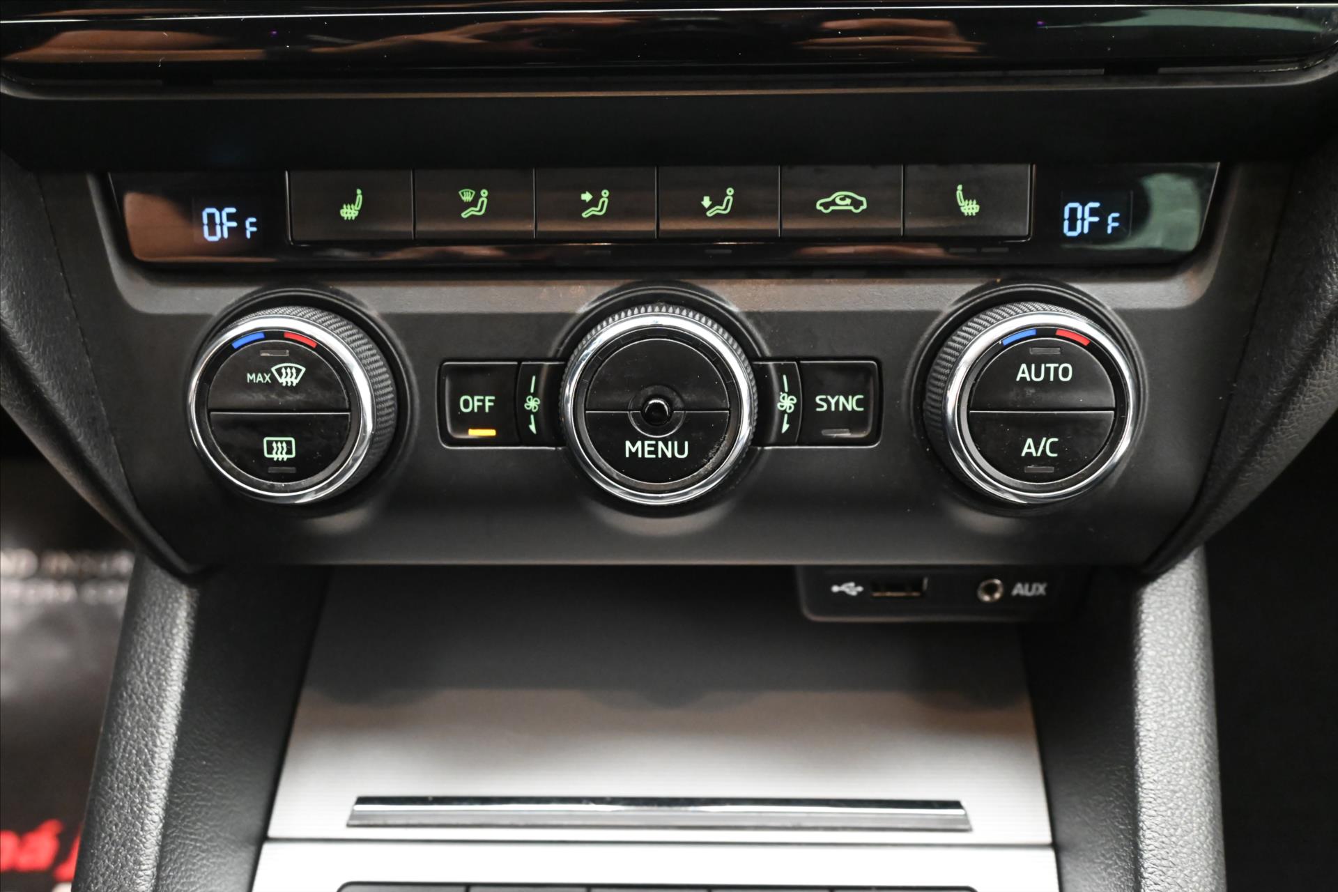 Hlavní fotografie vozu Škoda Octavia 2,0 TDI 110 kW Elegance (21)