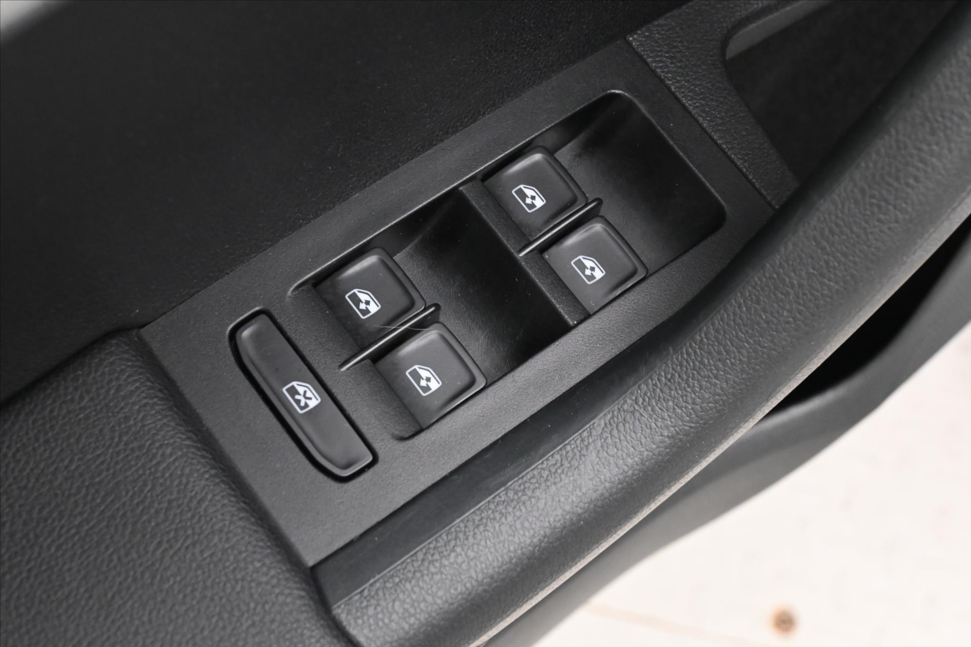 Hlavní fotografie vozu Škoda Octavia 2,0 TDI 110 kW Elegance (25)