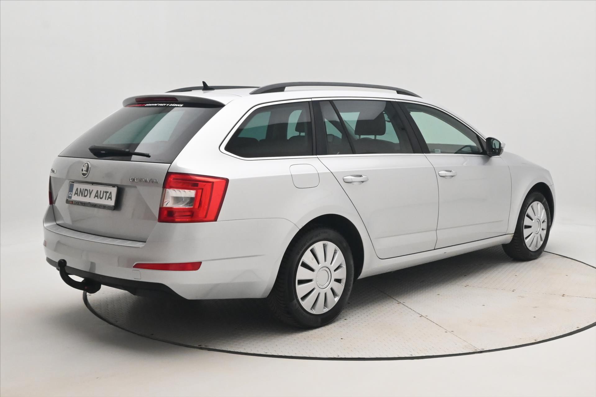Hlavní fotografie vozu Škoda Octavia 2,0 TDI 110 kW Elegance (5)
