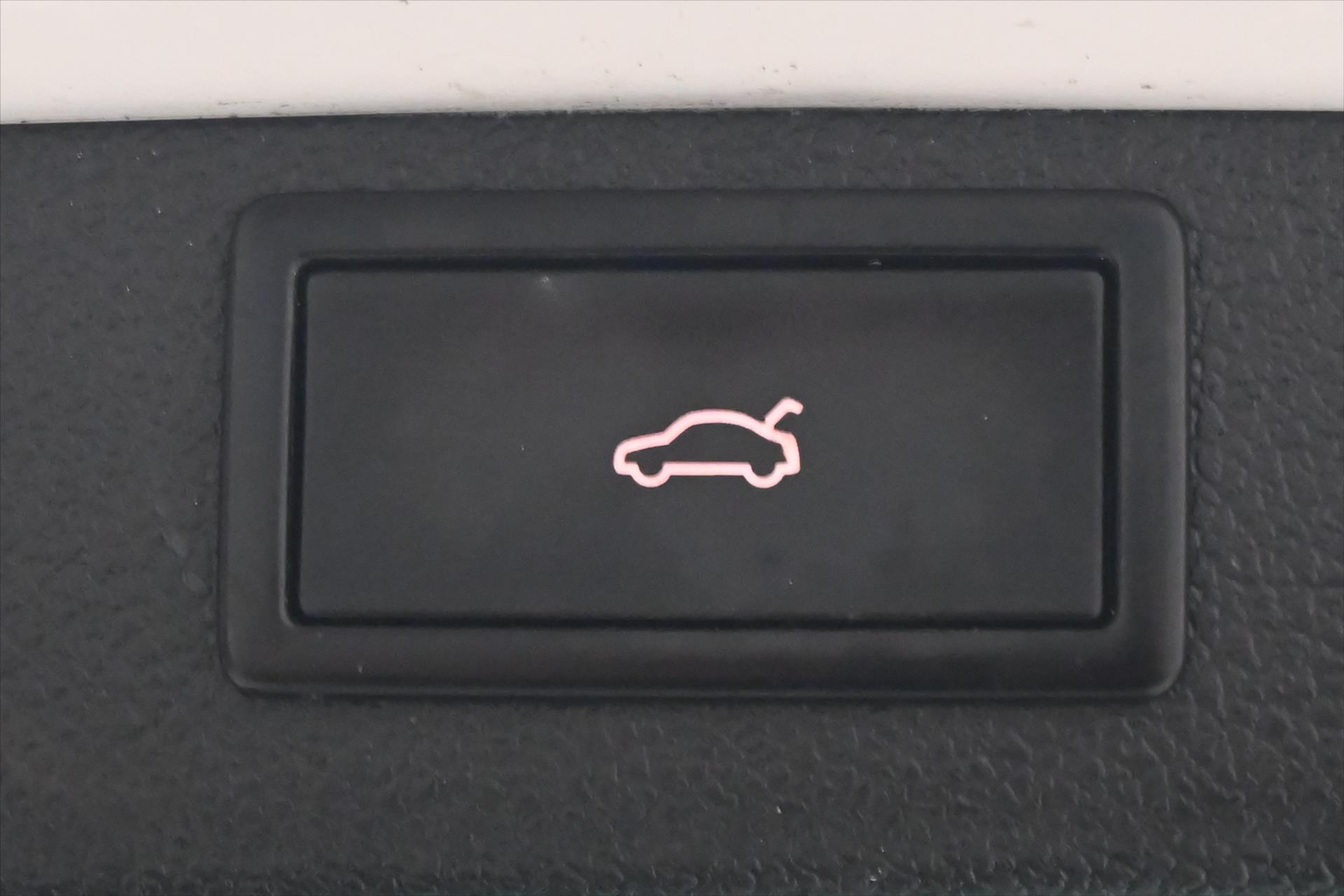 Hlavní fotografie vozu Škoda Superb 2,0 TDI 103KW DSG 4X4 ELEGANCE (25)