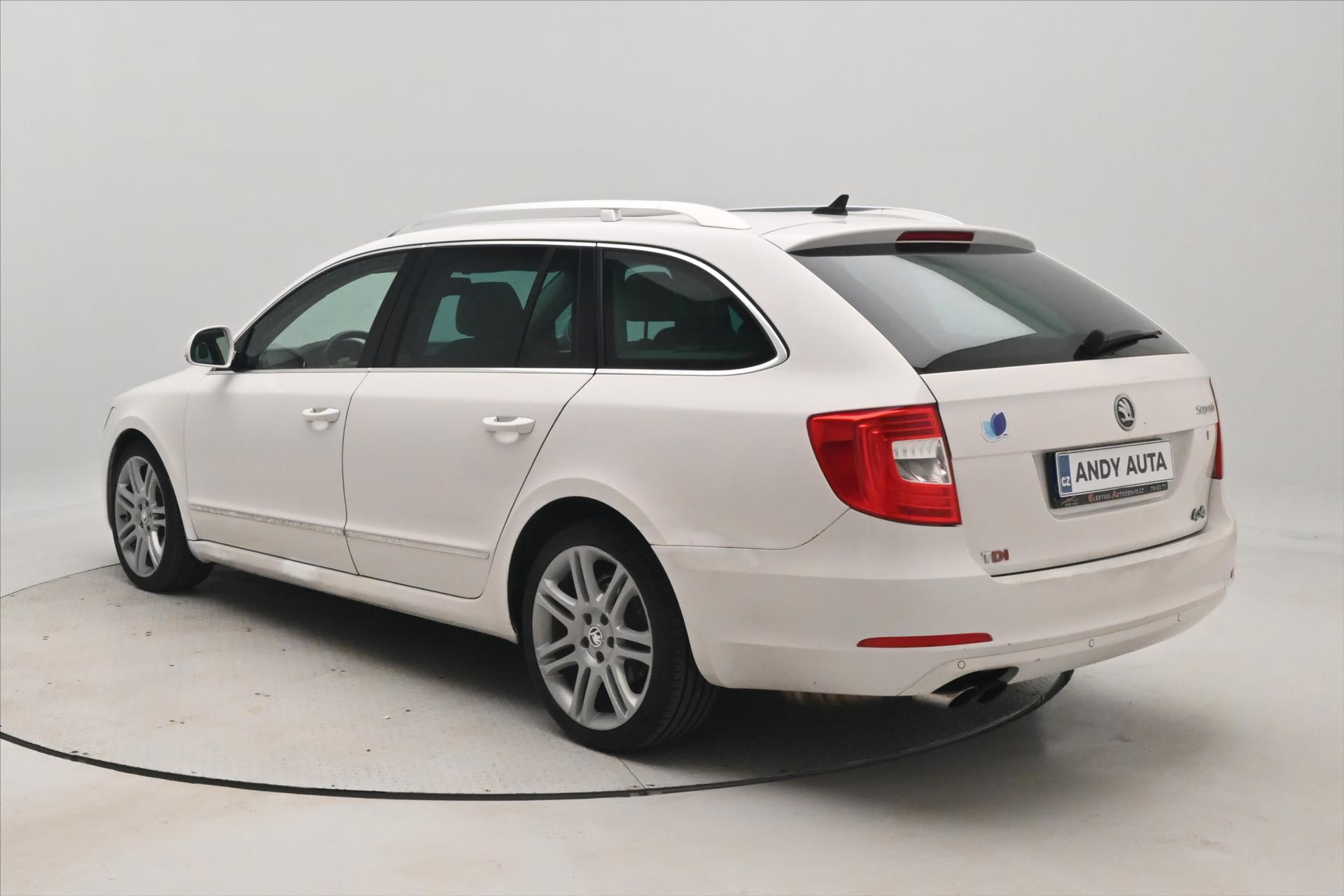 Hlavní fotografie vozu Škoda Superb 2,0 TDI 103KW DSG 4X4 ELEGANCE (7)