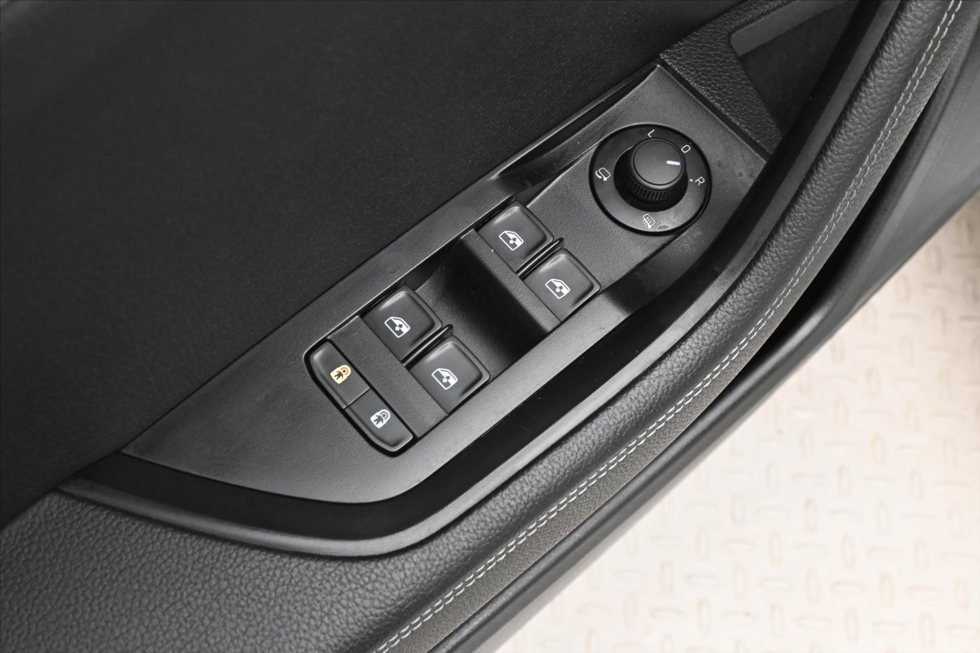Hlavní fotografie vozu Škoda Superb 2,0 TDI 110 kW DSG Style Záruka až 5 let (27)