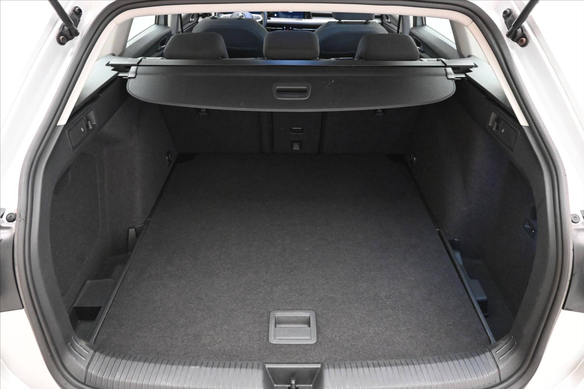 Hlavní fotografie vozu Volkswagen Golf 2,0 TDI 110 kW DSG Style Záruka až 5 let (10)