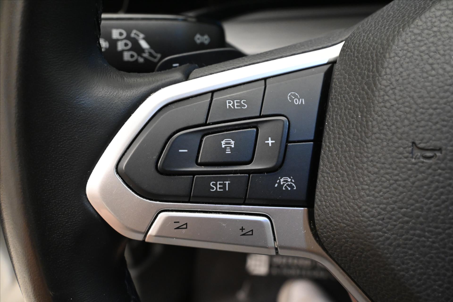 Hlavní fotografie vozu Volkswagen Golf 2,0 TDI 110 kW DSG Style Záruka až 5 let (23)