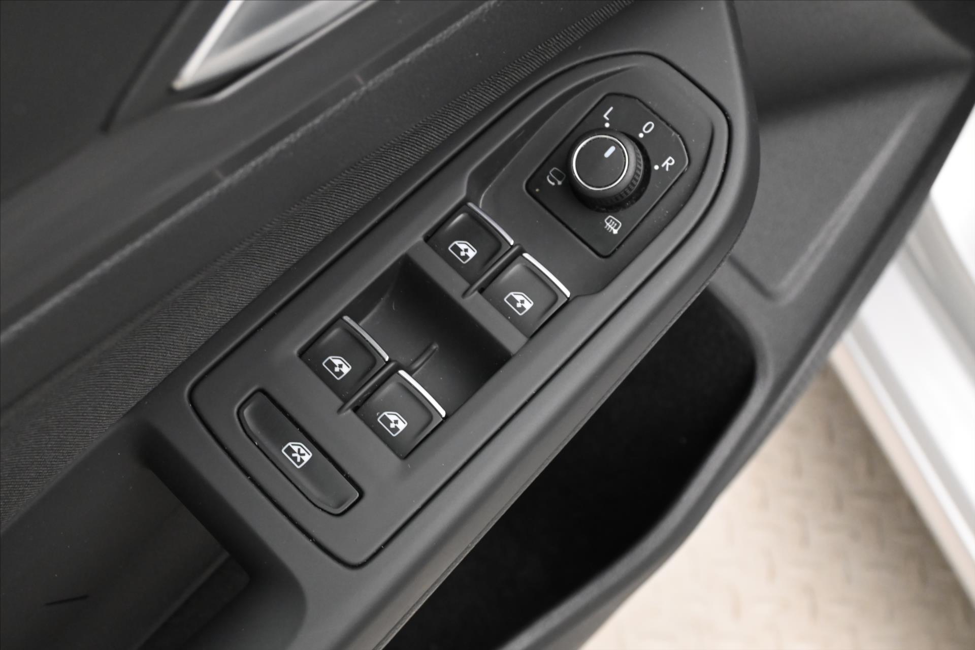 Hlavní fotografie vozu Volkswagen Golf 2,0 TDI 110 kW DSG Style Záruka až 5 let (25)