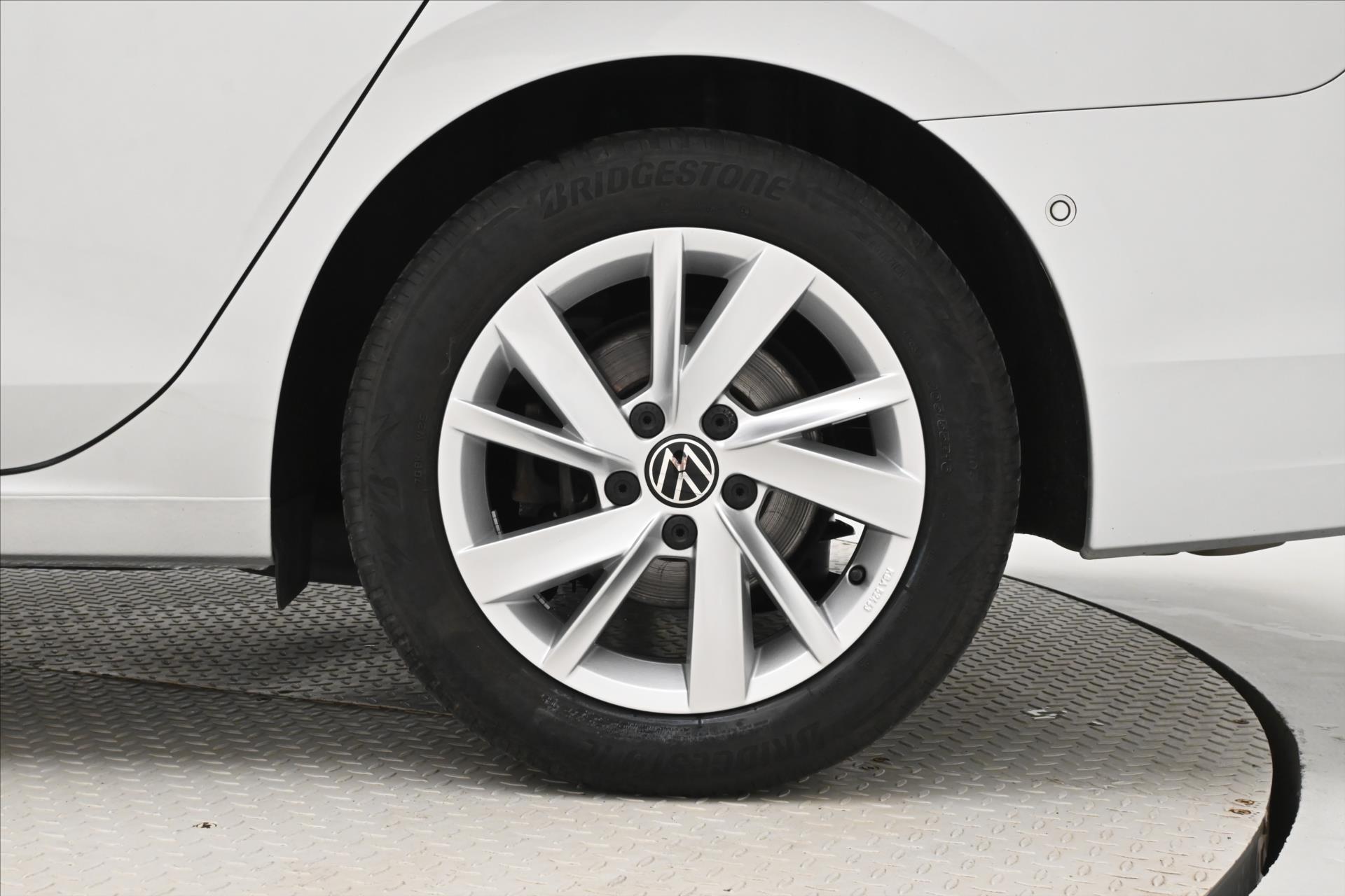 Hlavní fotografie vozu Volkswagen Golf 2,0 TDI 110 kW DSG Style Záruka až 5 let (31)