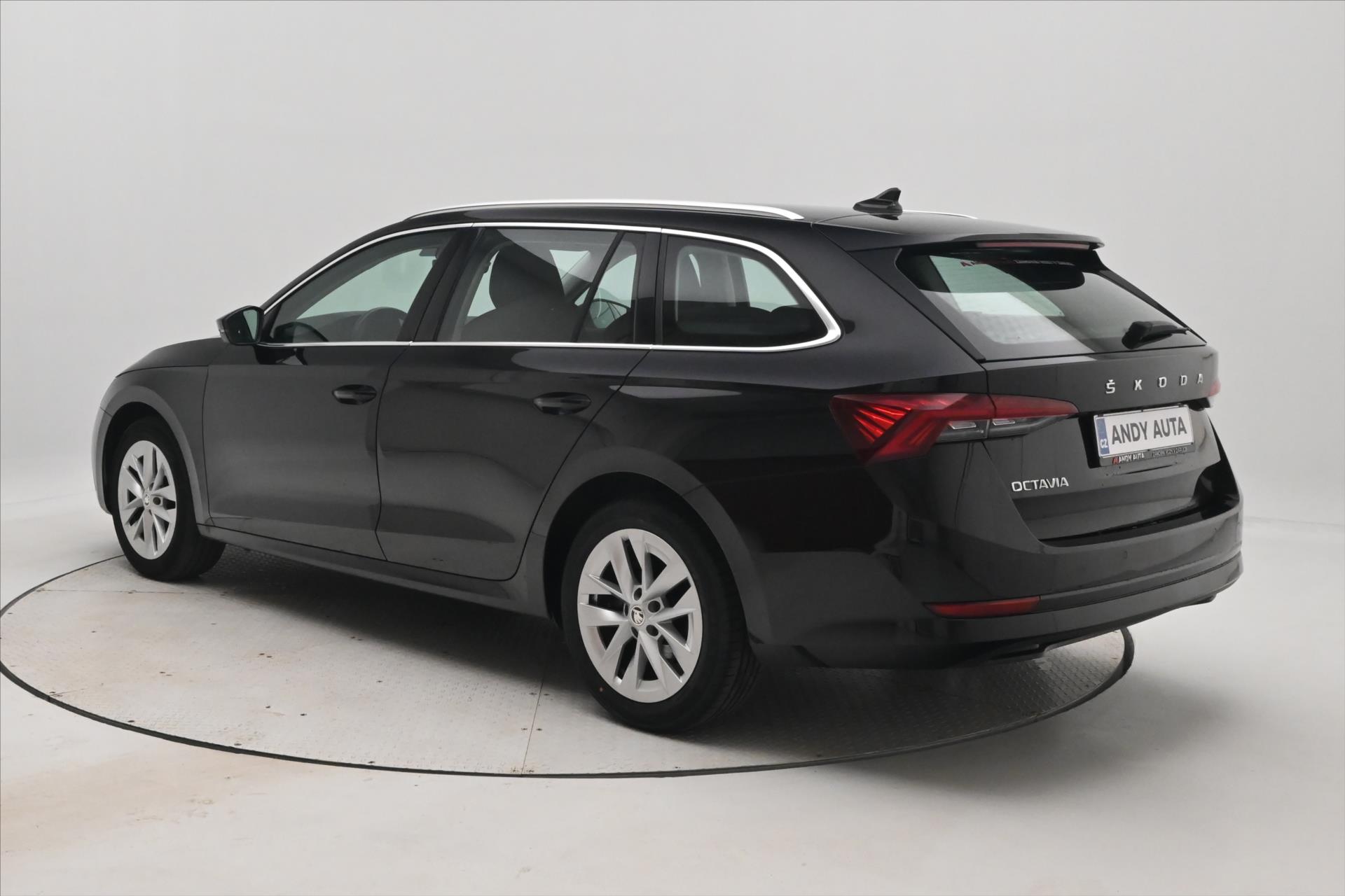 Hlavní fotografie vozu Škoda Octavia 2,0 TDI 110 kW DSG Style Záruka až 5 let (8)