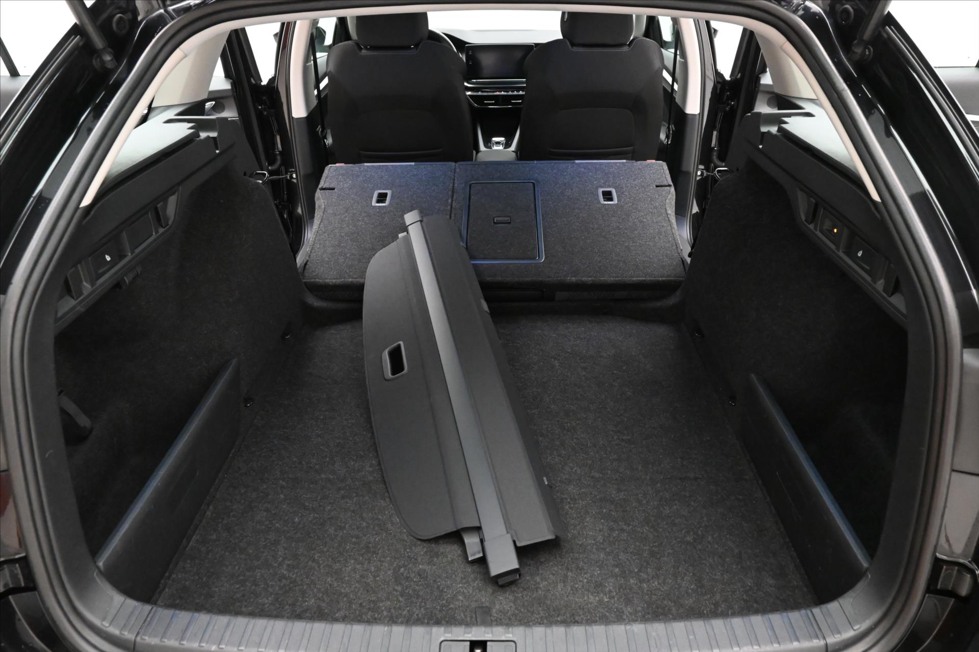 Hlavní fotografie vozu Škoda Octavia 2,0 TDI 110kW DSG Style Záruka až 5 let (12)