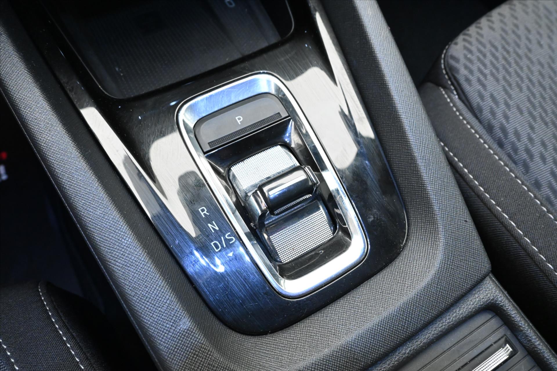 Hlavní fotografie vozu Škoda Octavia 2,0 TDI 110kW DSG Style Záruka až 5 let (24)
