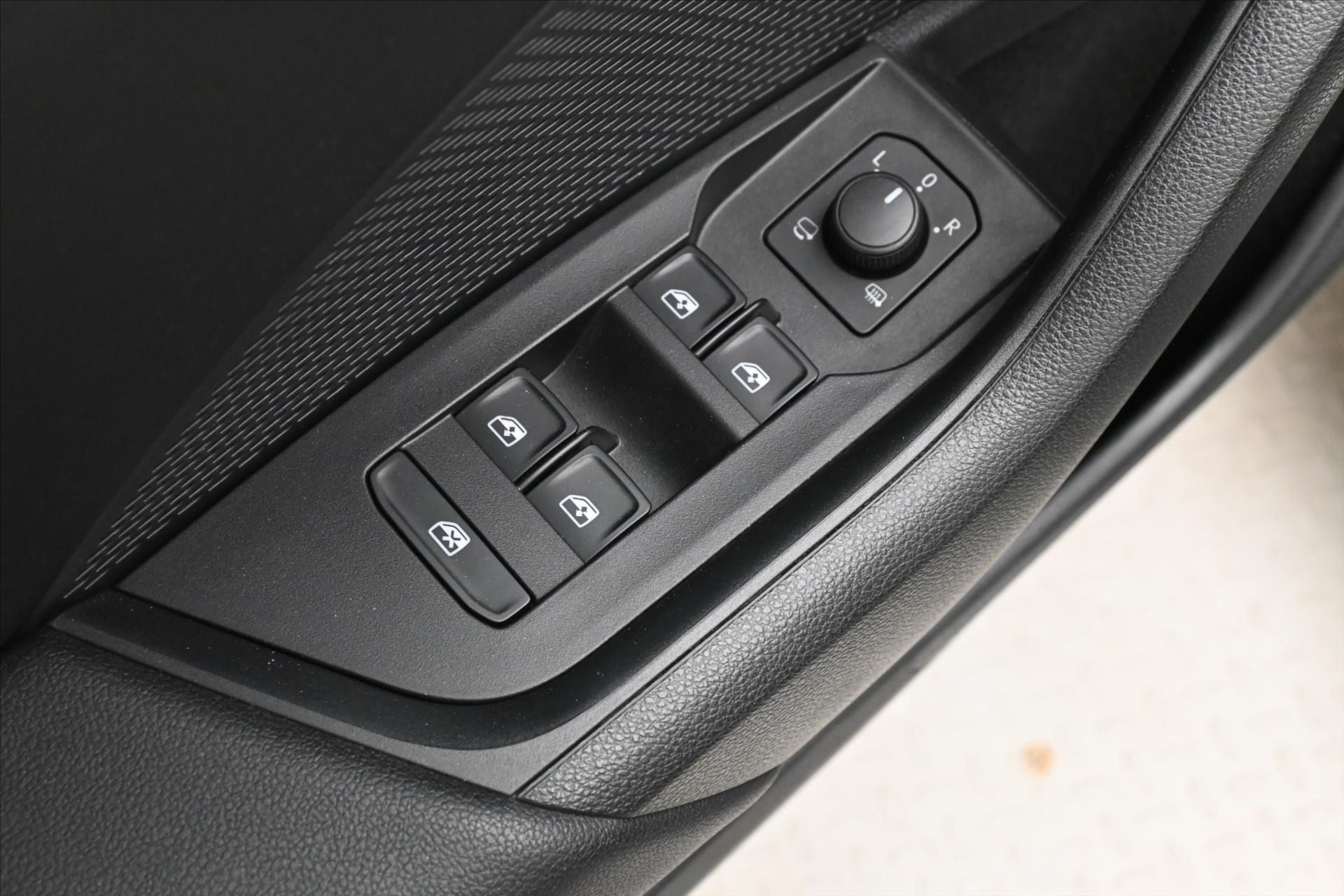 Hlavní fotografie vozu Škoda Octavia 2,0 TDI 110kW DSG Style Záruka až 5 let (27)