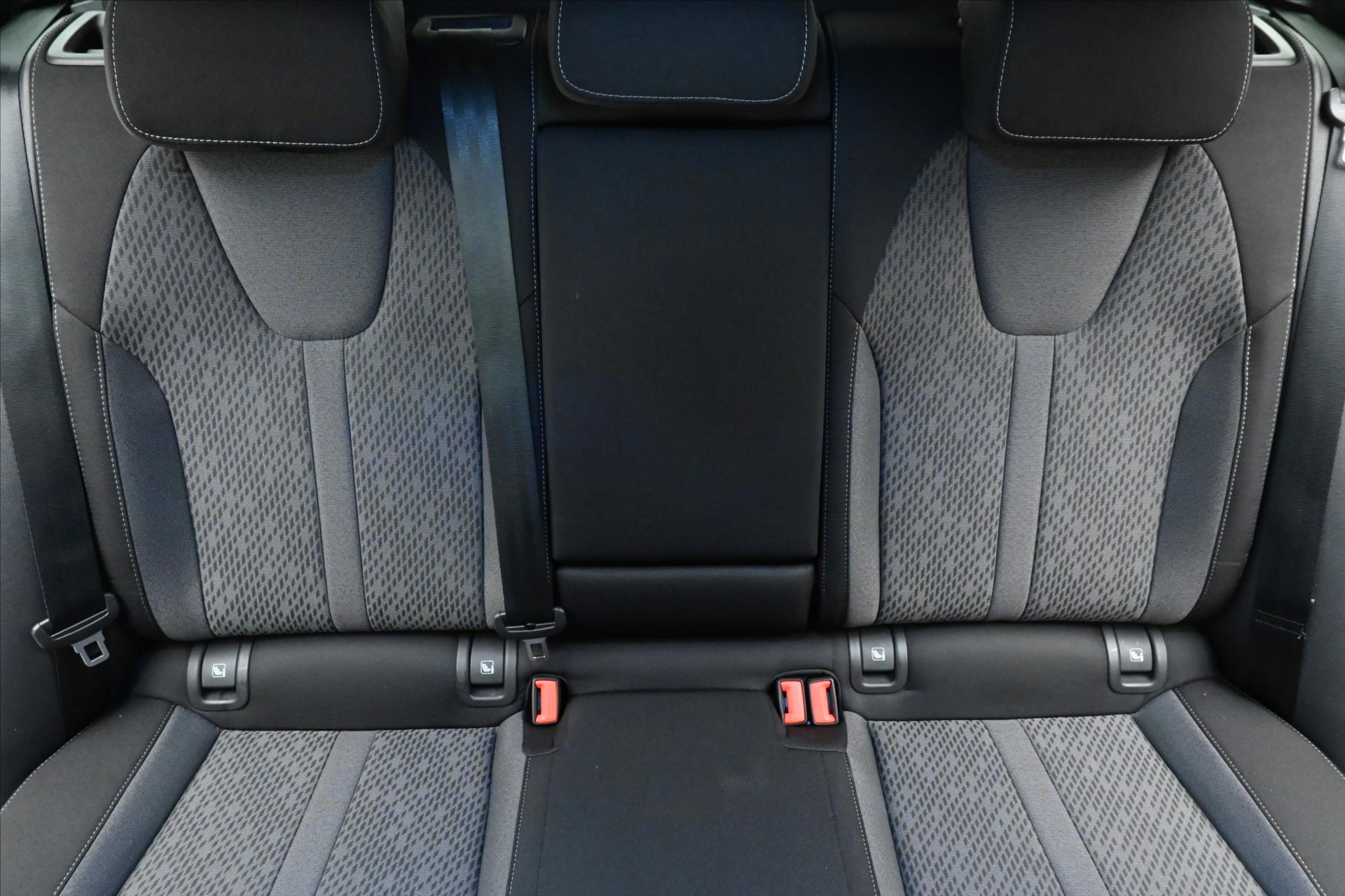 Hlavní fotografie vozu Škoda Octavia 2,0 TDI 110kW DSG Style Záruka až 5 let (29)