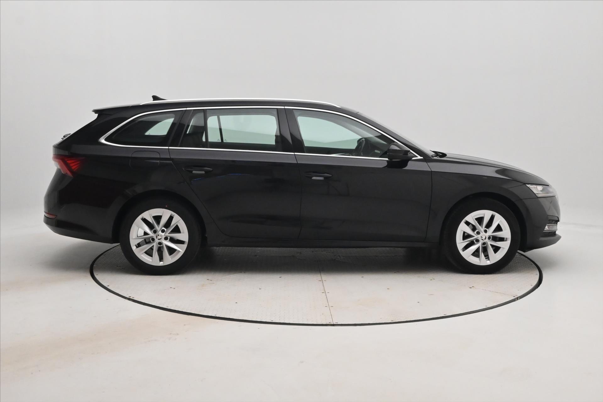 Hlavní fotografie vozu Škoda Octavia 2,0 TDI 110kW DSG Style Záruka až 5 let (4)