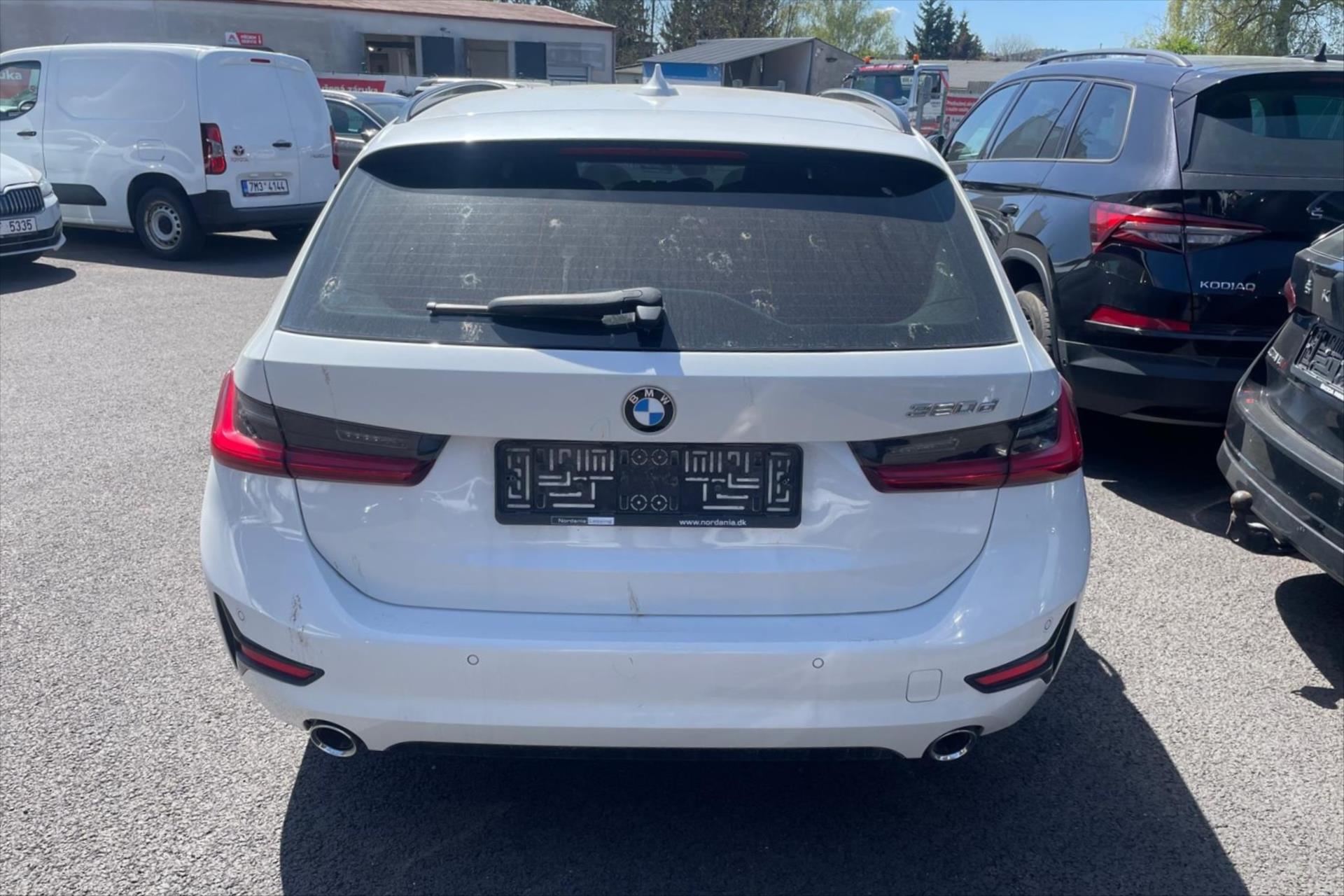Hlavní fotografie vozu BMW Řada 3 2,0 320d 140 kW Steptronic VŮZ PŘIPRAVUJEME K PRODEJI (5)