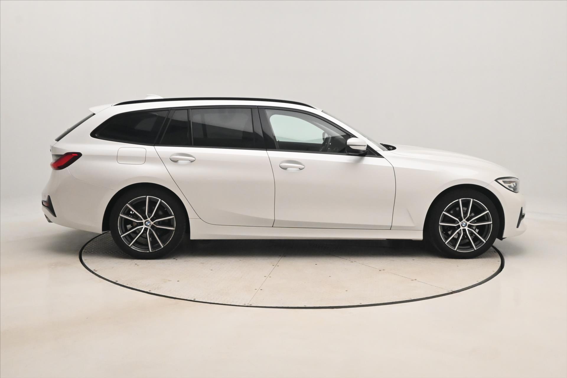 Hlavní fotografie vozu BMW Řada 3 2,0 320d 140 kW Steptronic Záruka až 5 let (4)