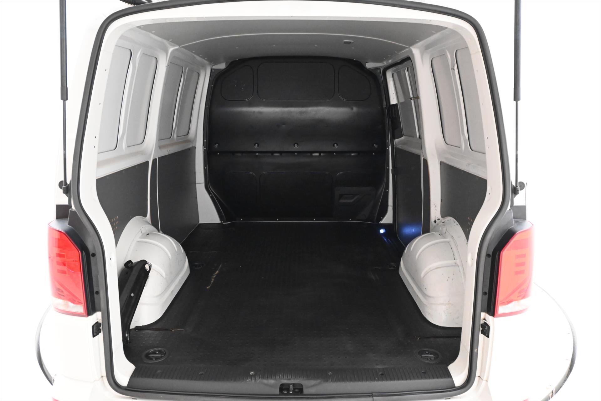 Hlavní fotografie vozu Volkswagen Transporter 2,0 TDI 110kW DSG Záruka až 5 let (10)