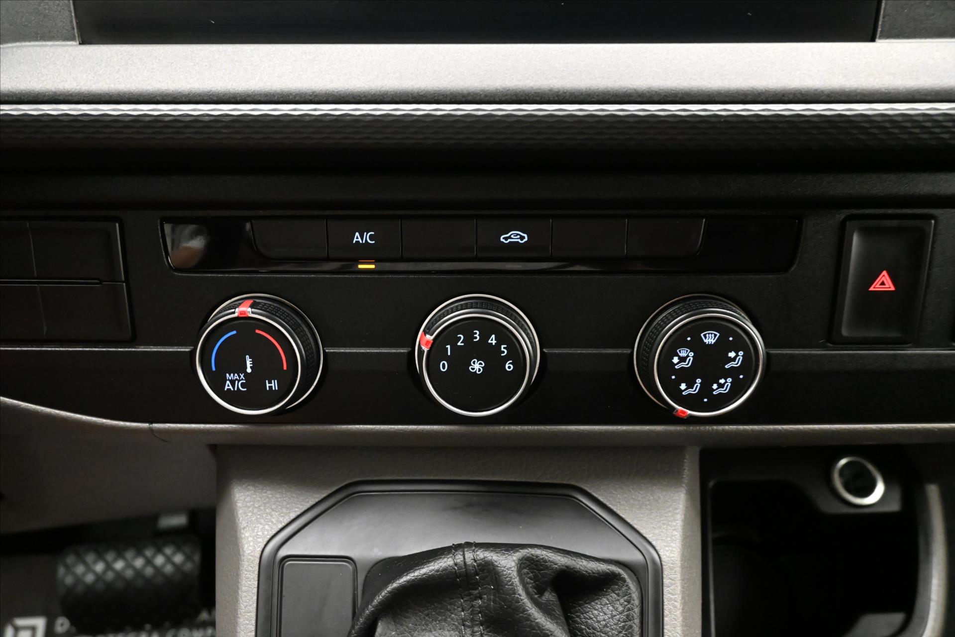 Hlavní fotografie vozu Volkswagen Transporter 2,0 TDI 110kW DSG Záruka až 5 let (21)