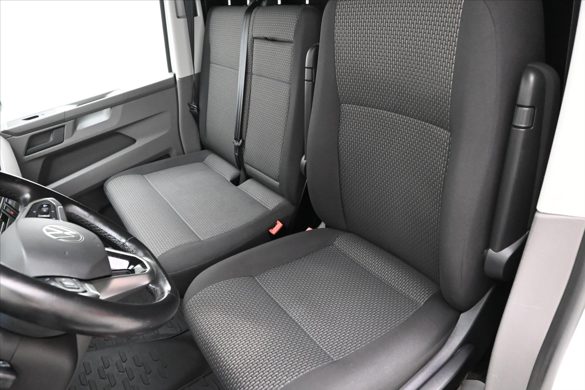 Hlavní fotografie vozu Volkswagen Transporter 2,0 TDI 110kW DSG Záruka až 5 let (27)