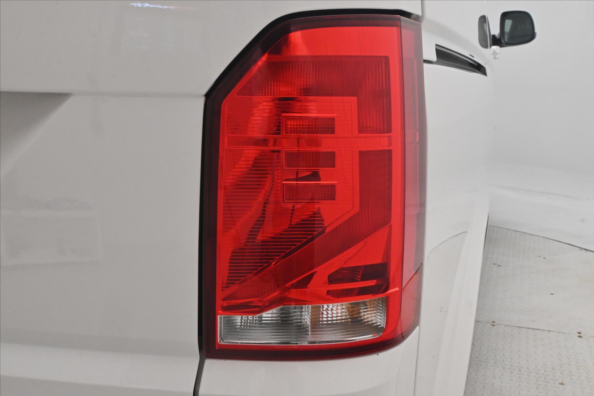 Hlavní fotografie vozu Volkswagen Transporter 2,0 TDI 110kW DSG Záruka až 5 let (29)