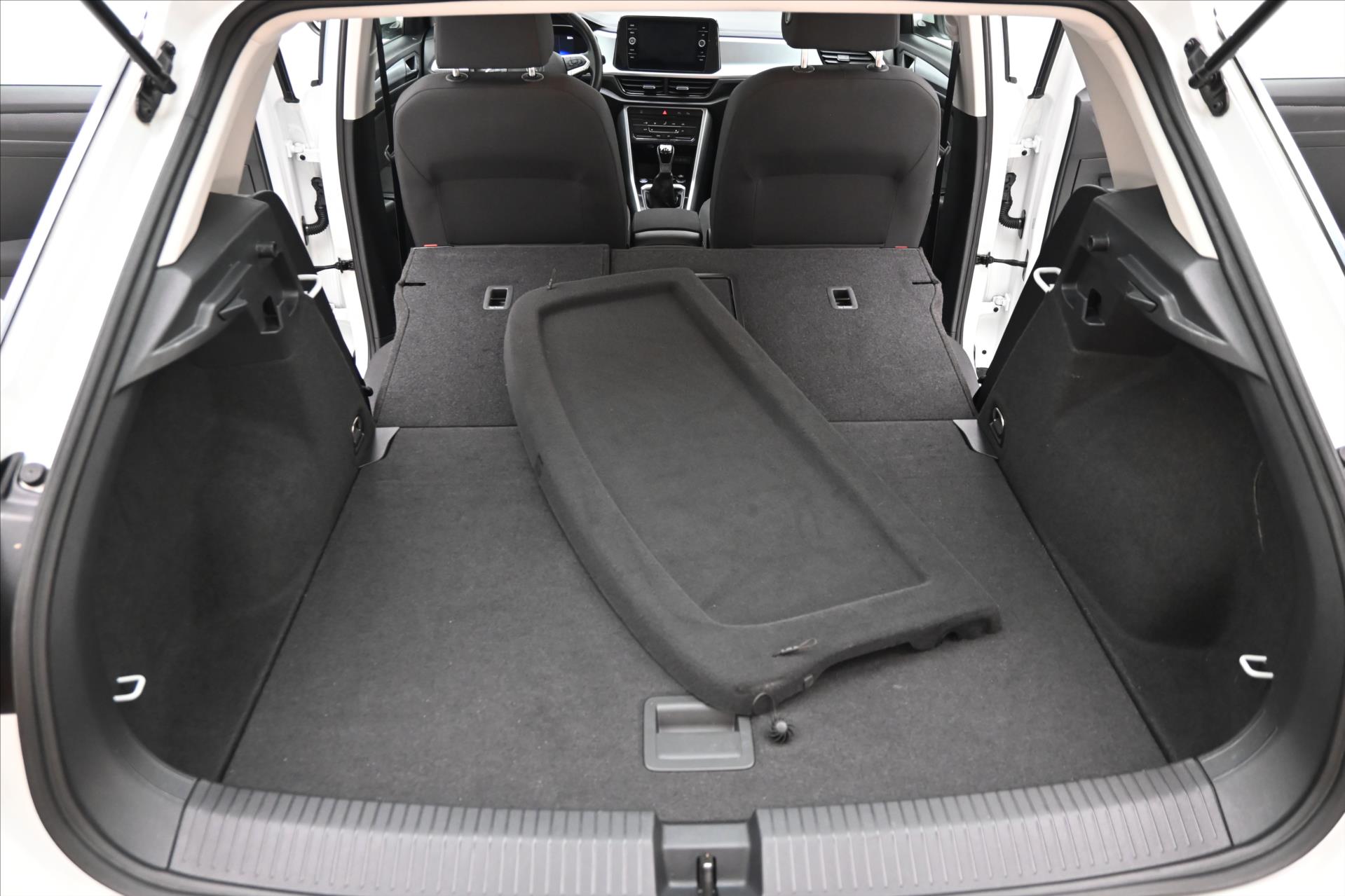 Main photo of the car Volkswagen T-Roc 2,0 TDI 85kW Life Záruka až 5 let (11)
