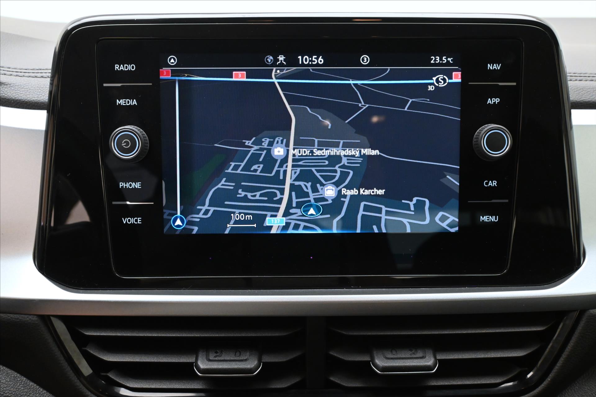 Main photo of the car Volkswagen T-Roc 2,0 TDI 85kW Life Záruka až 5 let (19)
