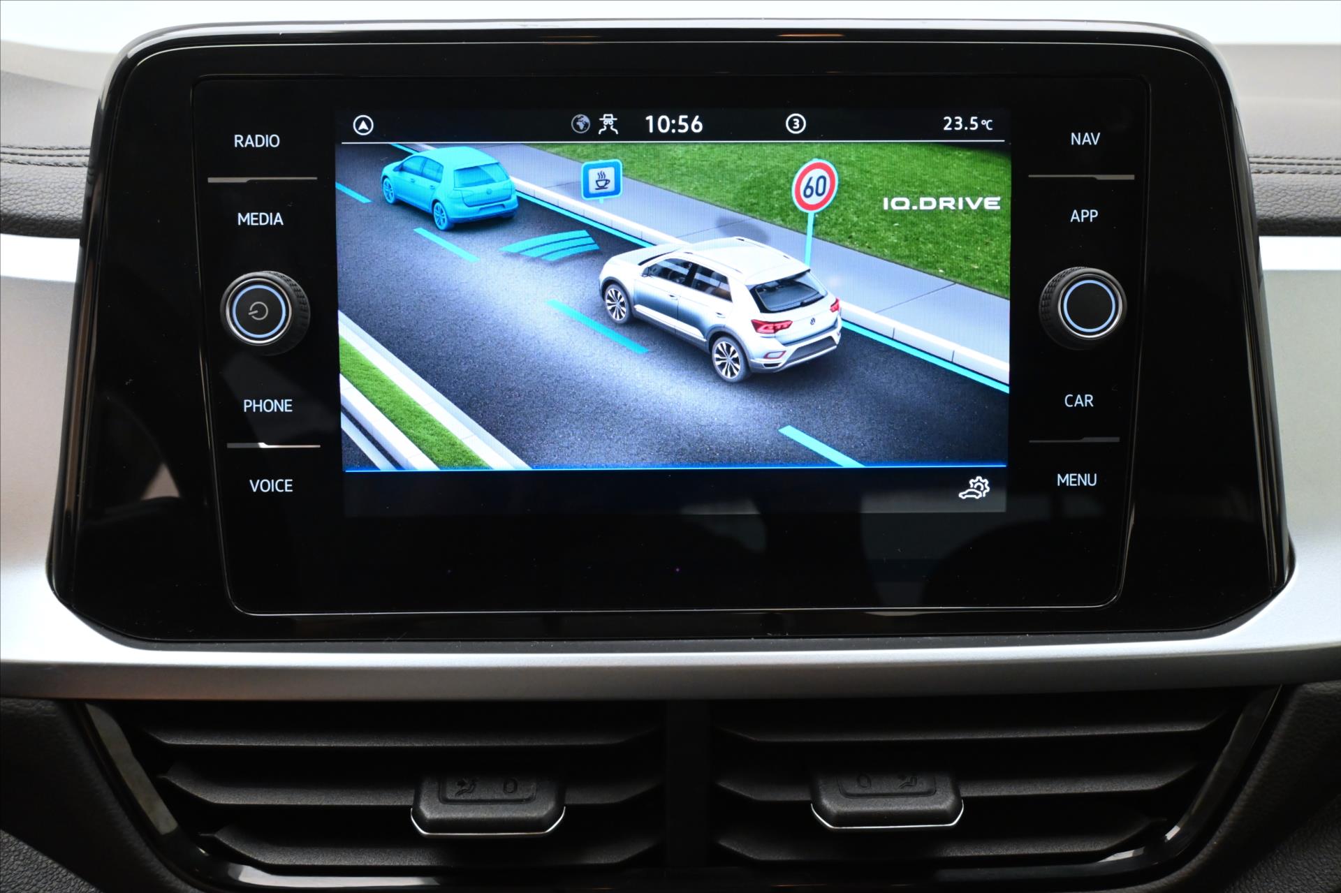 Hlavní fotografie vozu Volkswagen T-Roc 2,0 TDI 85kW Life Záruka až 5 let (20)