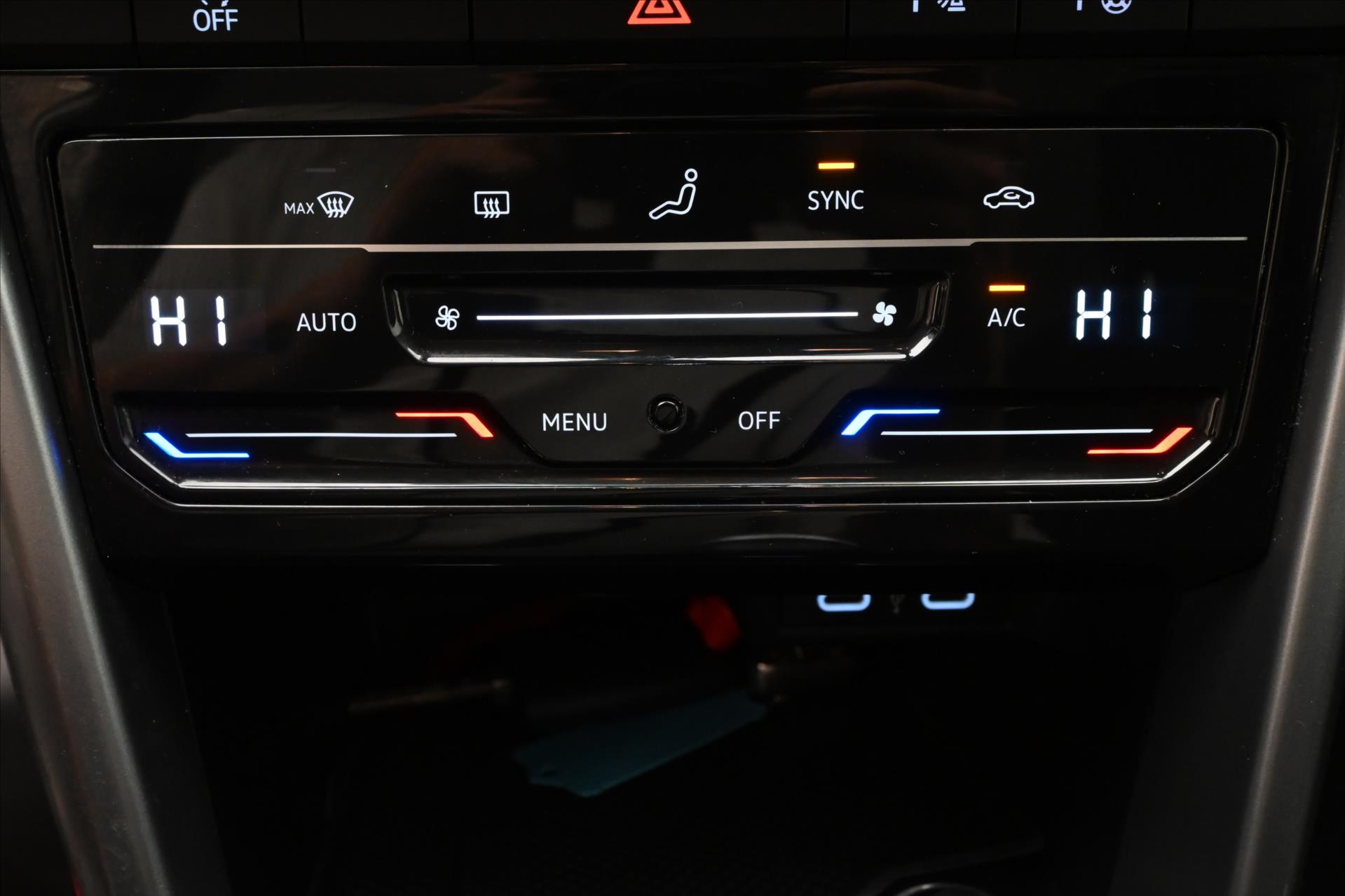 Main photo of the car Volkswagen T-Roc 2,0 TDI 85kW Life Záruka až 5 let (21)