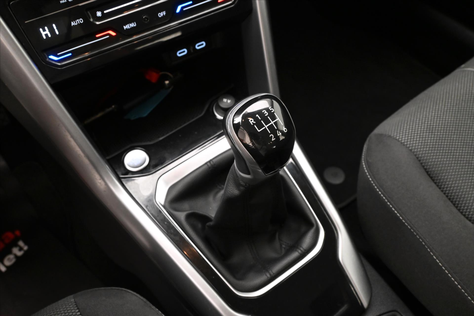 Main photo of the car Volkswagen T-Roc 2,0 TDI 85kW Life Záruka až 5 let (22)