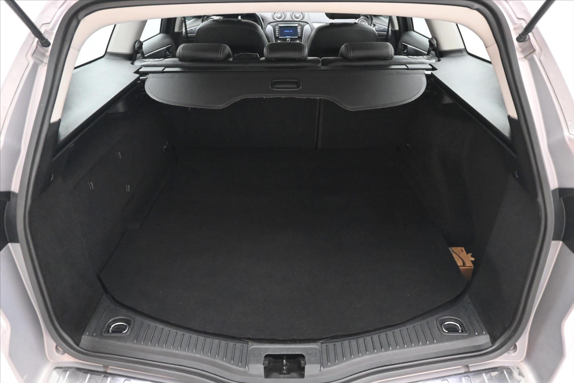 Hlavní fotografie vozu Ford Mondeo 2,0 TDCI 120kW Titanium Záruka až 5 let (10)