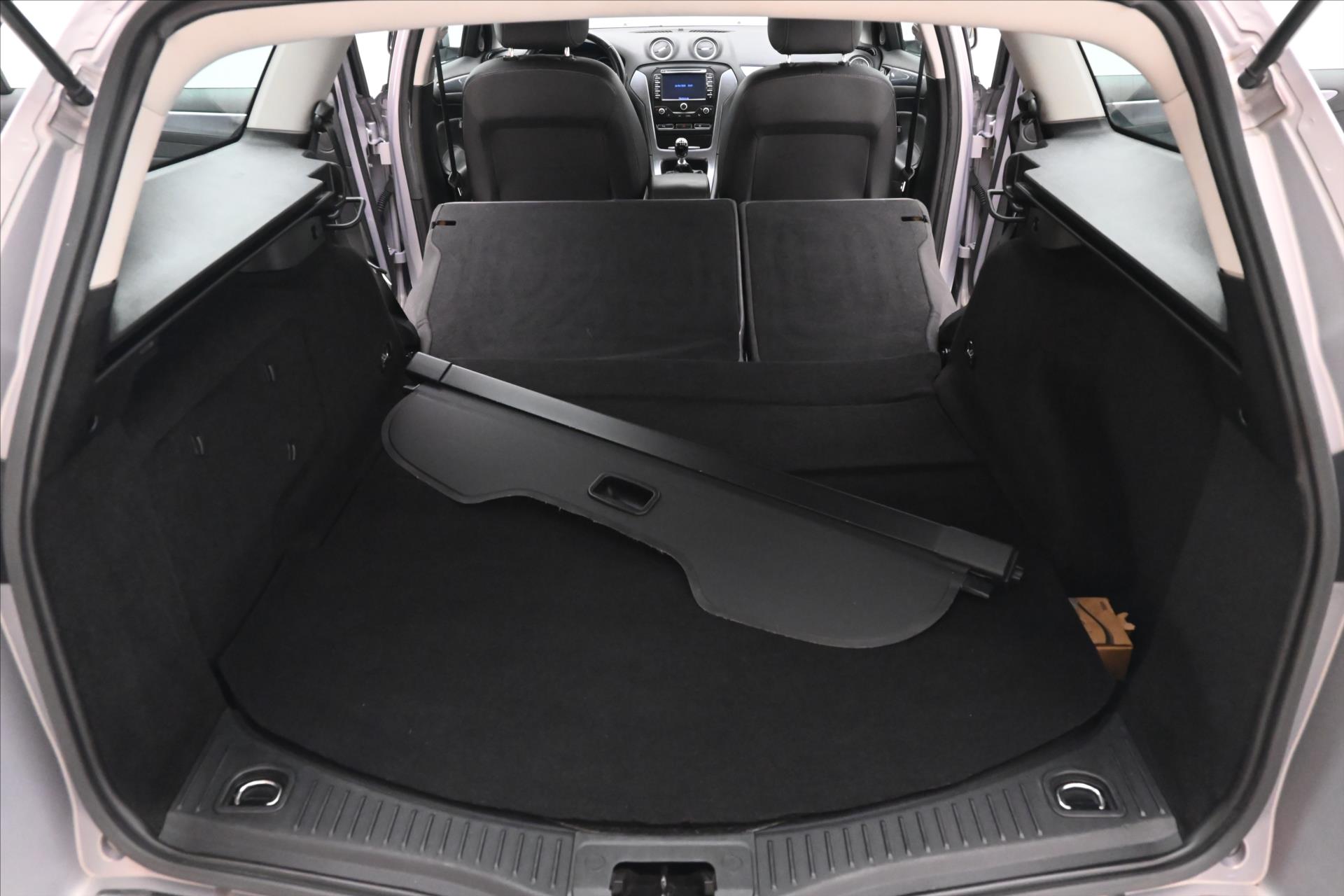 Hlavní fotografie vozu Ford Mondeo 2,0 TDCI 120kW Titanium Záruka až 5 let (11)