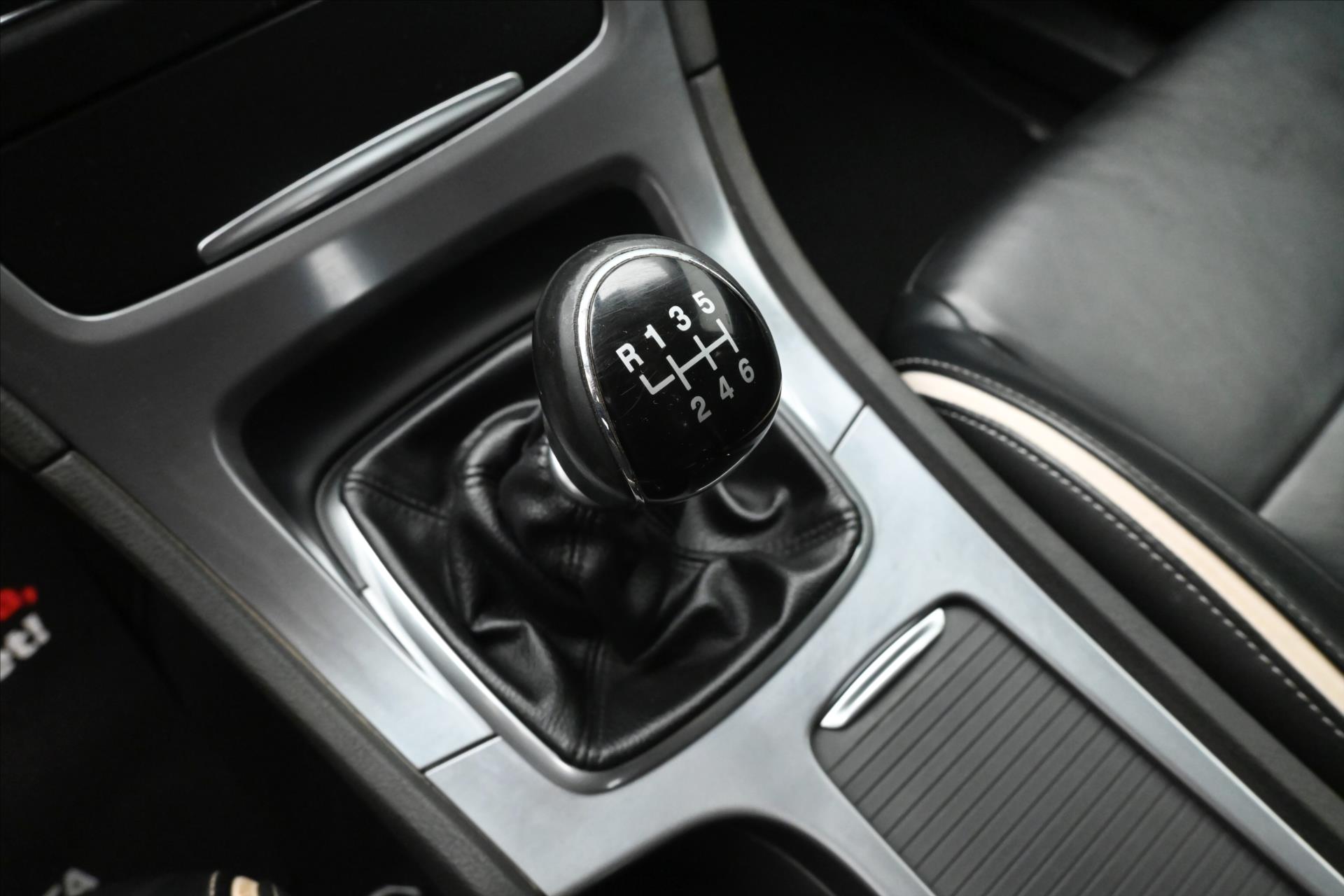 Hlavní fotografie vozu Ford Mondeo 2,0 TDCI 120kW Titanium Záruka až 5 let (21)