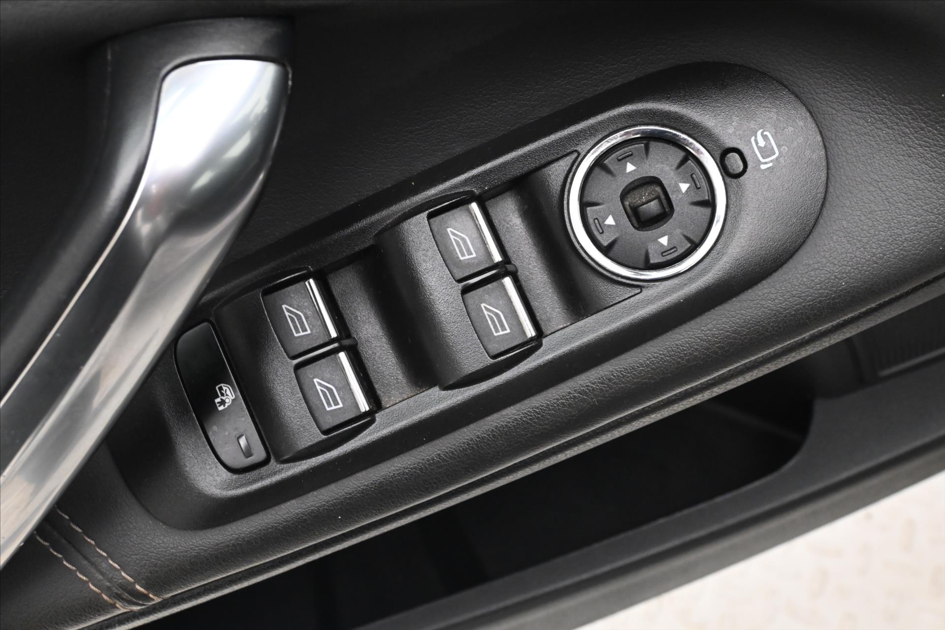 Hlavní fotografie vozu Ford Mondeo 2,0 TDCI 120kW Titanium Záruka až 5 let (24)