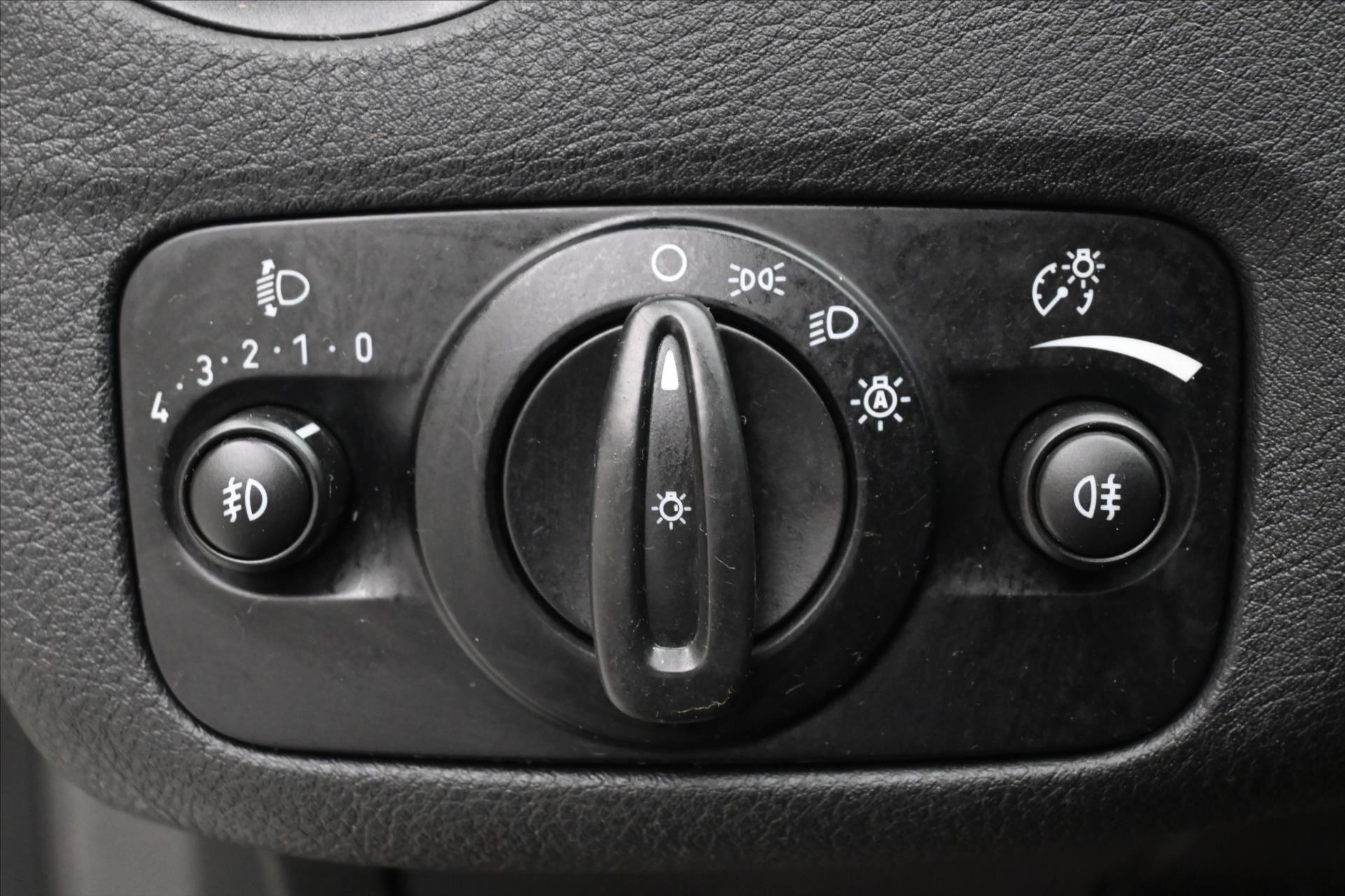 Hlavní fotografie vozu Ford Mondeo 2,0 TDCI 120kW Titanium Záruka až 5 let (25)