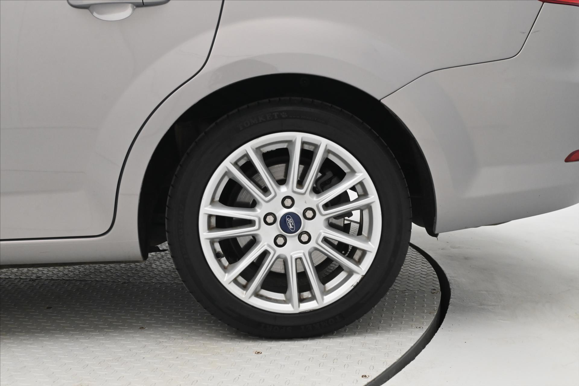 Hlavní fotografie vozu Ford Mondeo 2,0 TDCI 120kW Titanium Záruka až 5 let (29)