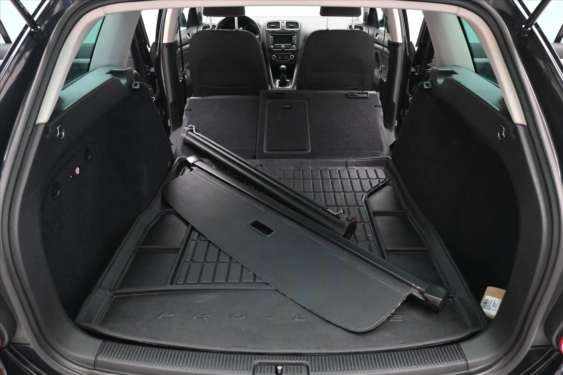 Hlavní fotografie vozu Volkswagen Golf 1,6 TDI 77 kW MATCH Navigace (11)