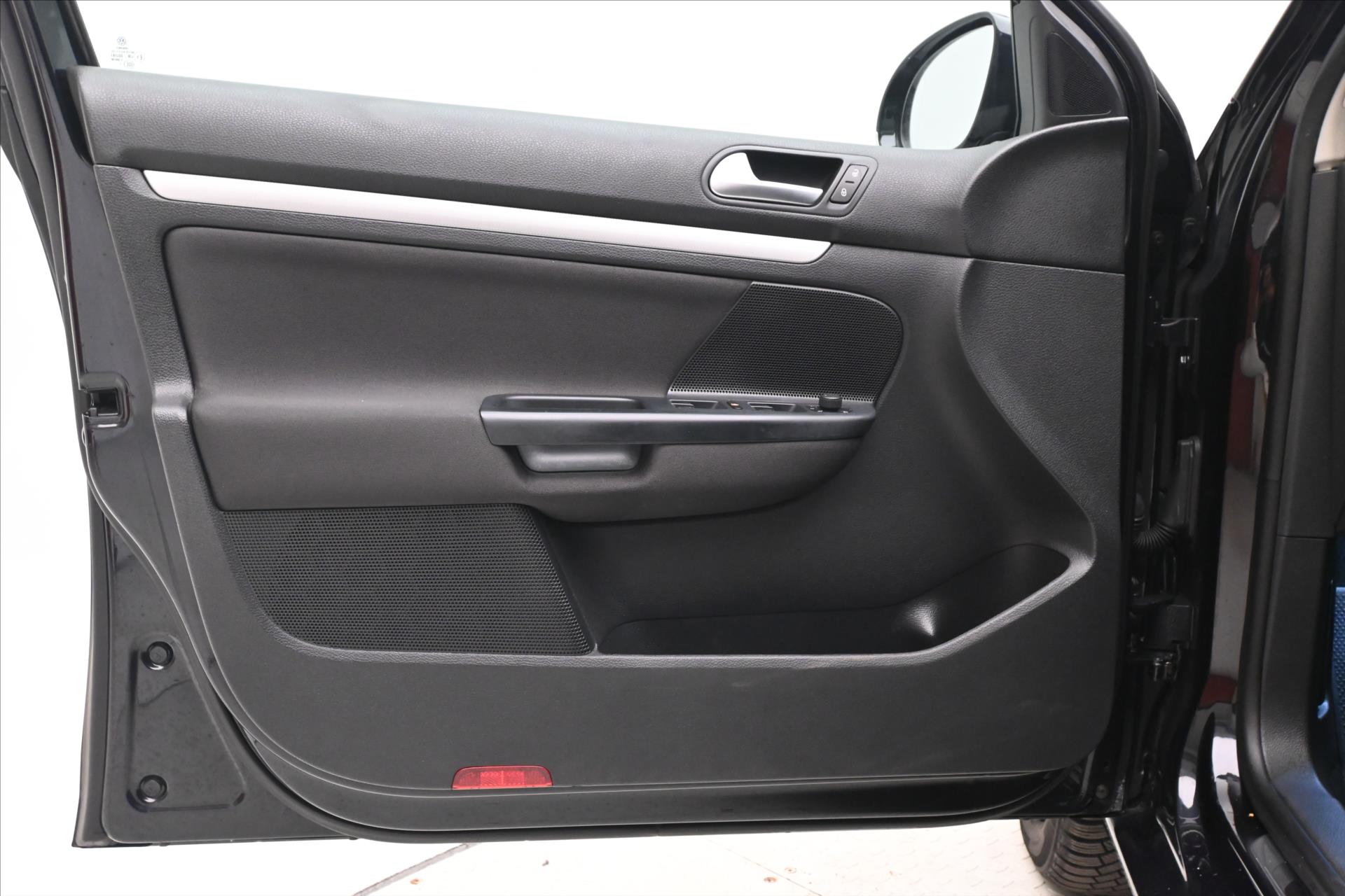 Hlavní fotografie vozu Volkswagen Golf 1,6 TDI 77 kW MATCH Navigace (22)