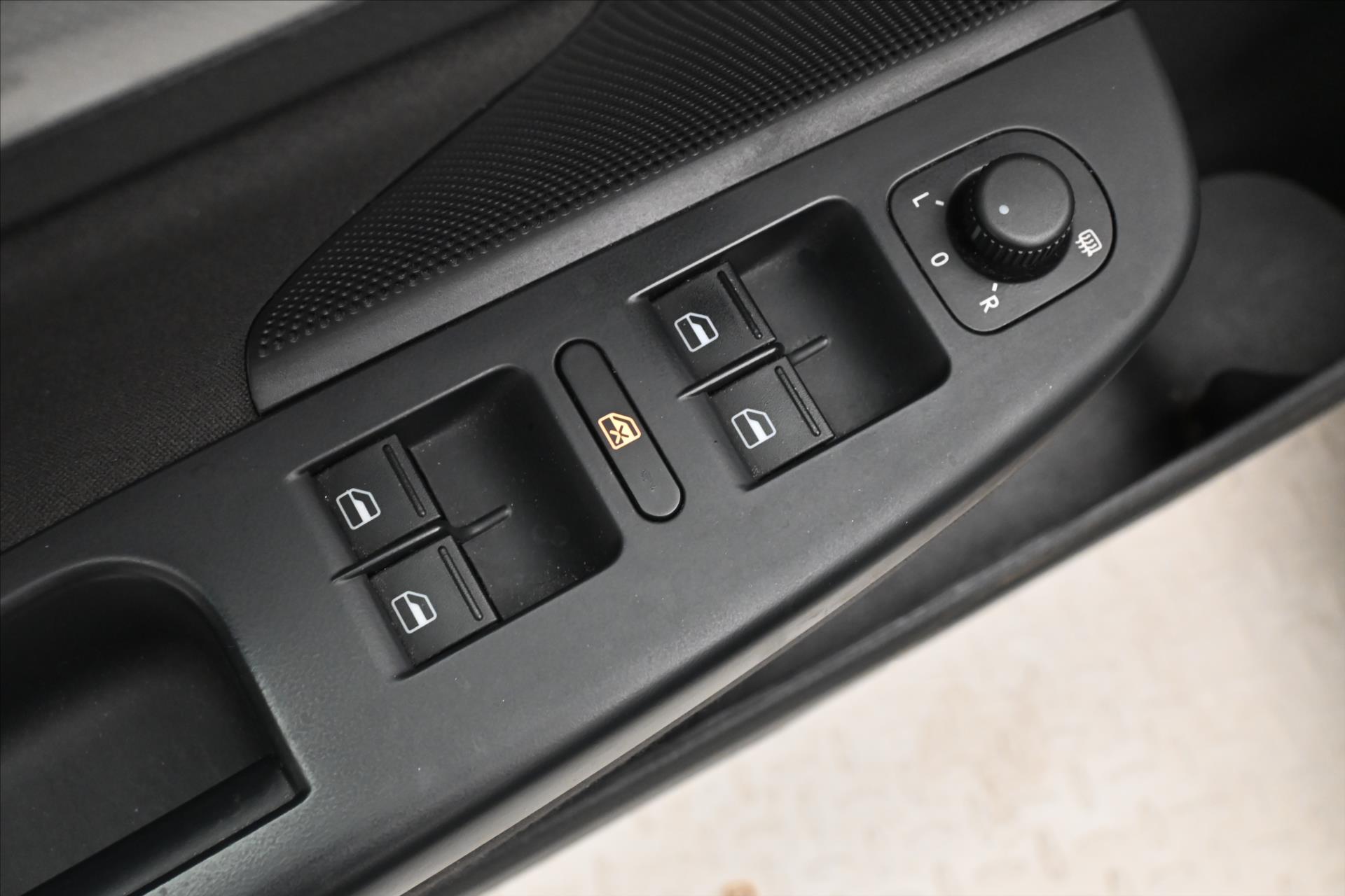 Hlavní fotografie vozu Volkswagen Golf 1,6 TDI 77 kW MATCH Navigace (23)