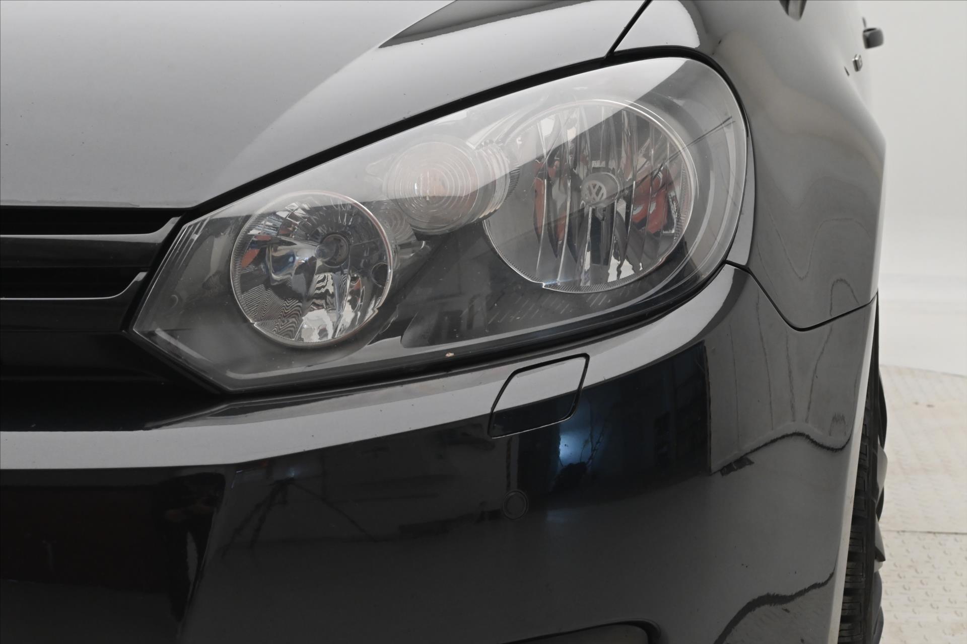 Hlavní fotografie vozu Volkswagen Golf 1,6 TDI 77 kW MATCH Navigace (26)