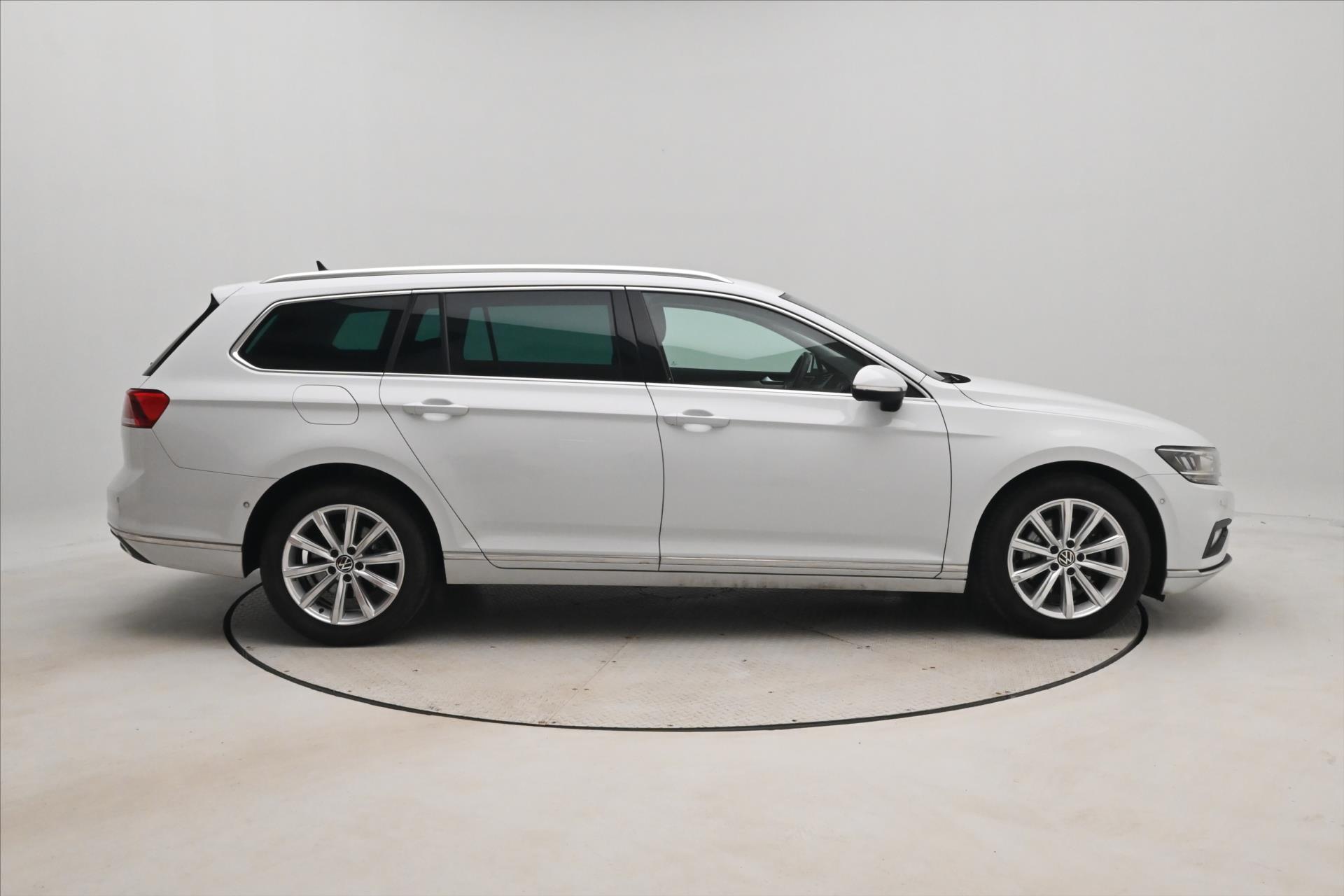 Hlavní fotografie vozu Volkswagen Passat 2,0 TDI 110 kW DSG ELEGANCE Záruka až 5 let (4)