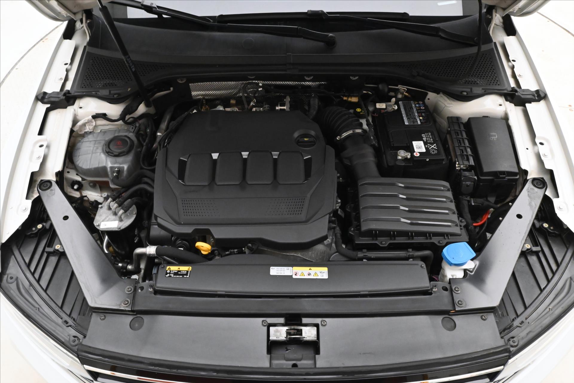 Hlavní fotografie vozu Volkswagen Passat 2,0 TDI 110 kW DSG ELEGANCE Záruka až 5 let (9)