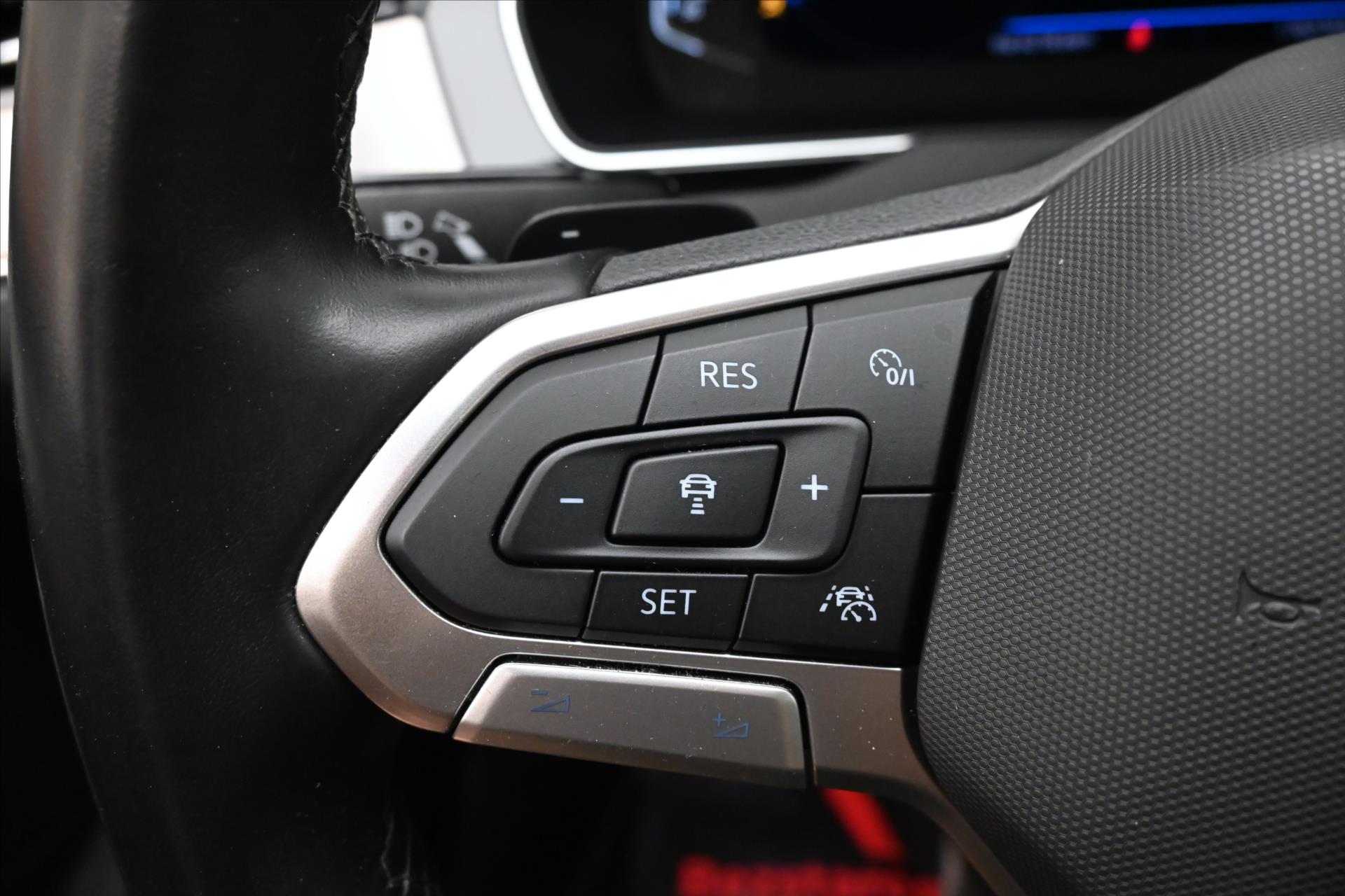 Hlavní fotografie vozu Volkswagen Passat 2,0 TDI 110 kW DSG ELEGANCE Záruka až 5 let (24)